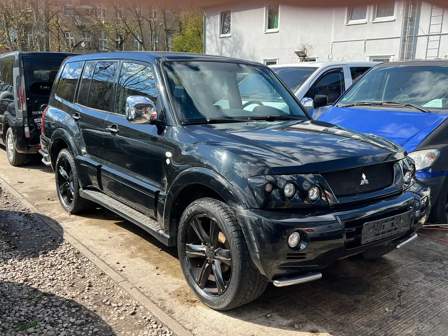Mitsubishi Pajero 3.2 DI-D 4x4 Edition 20 7-Sitzer Leder AHK Voll Negro - 1