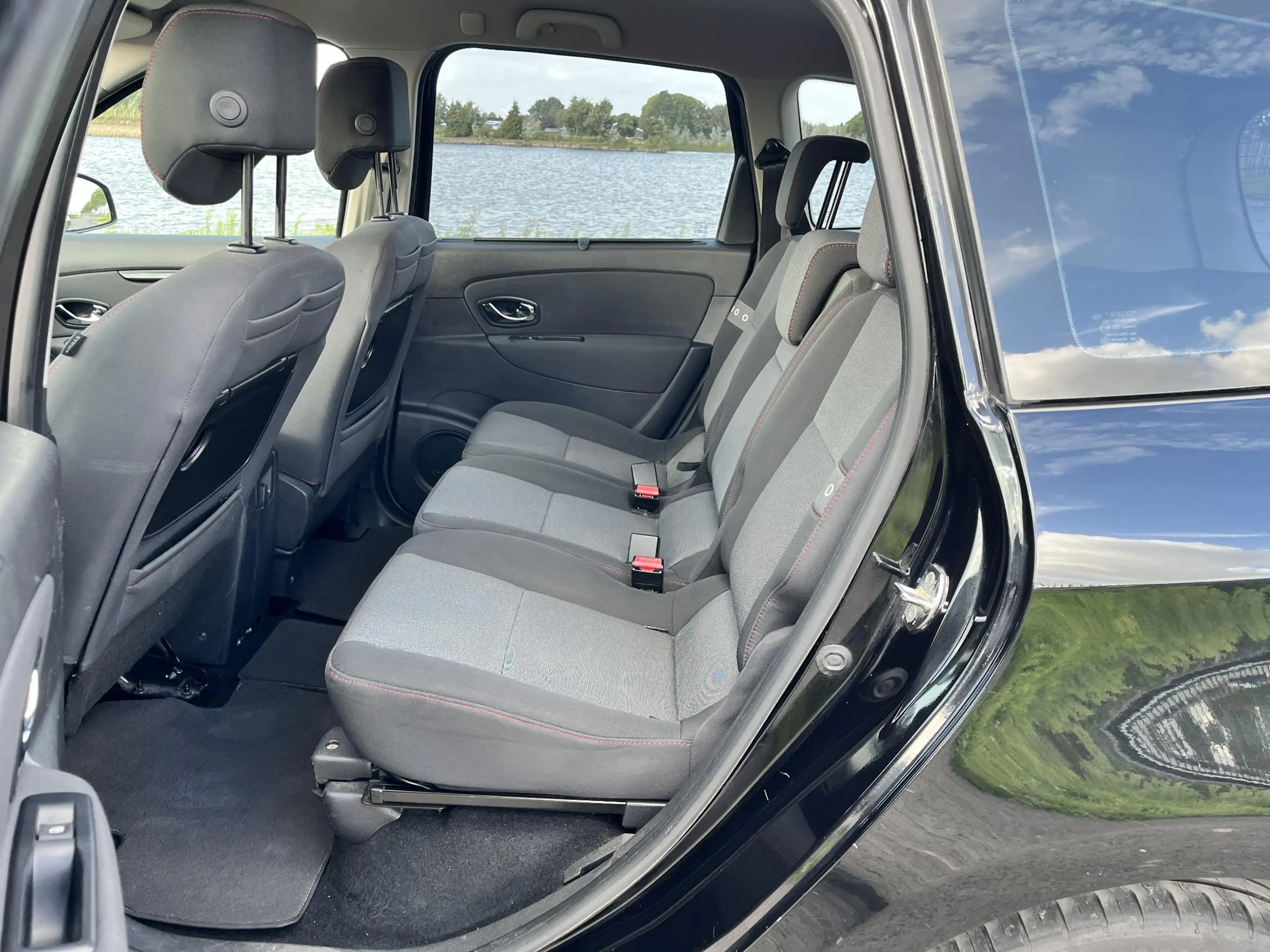 Renault Grand Scenic 1.2 TCe Bose Clima, cruise, pdc achter, trekhaak — photo 16