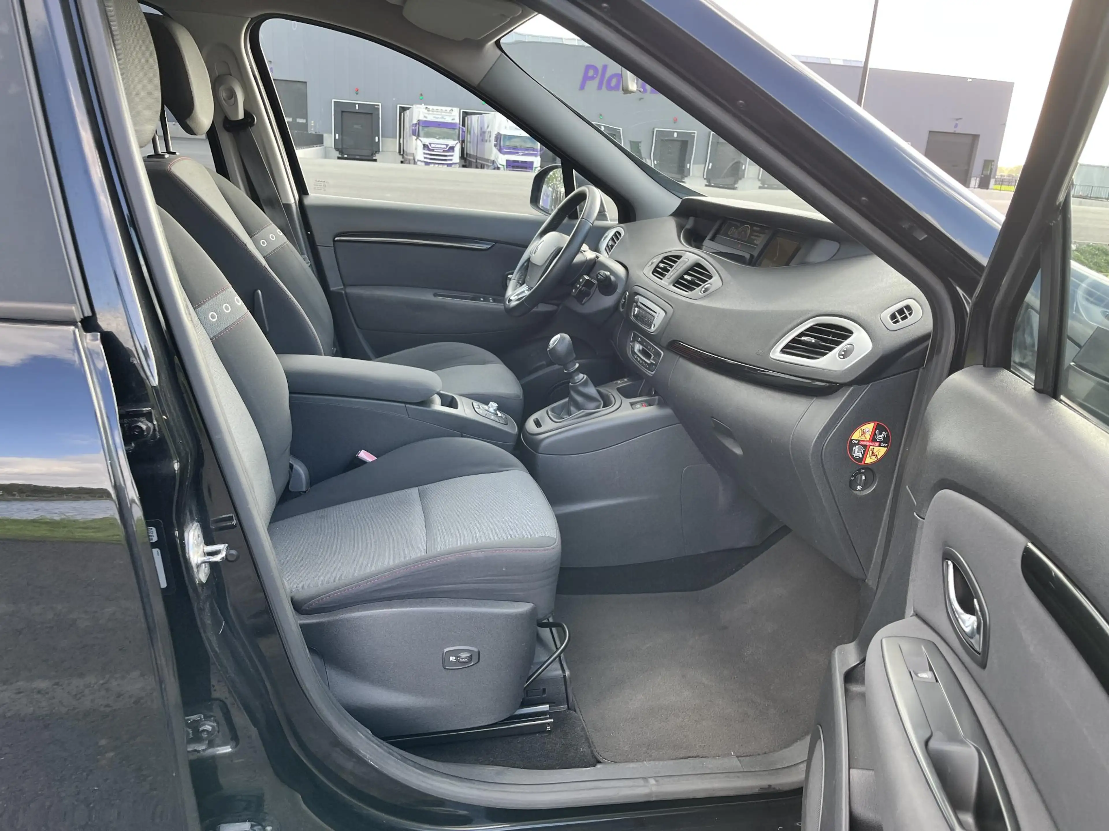 Renault Grand Scenic 1.2 TCe Bose Clima, cruise, pdc achter, trekhaak — photo 18