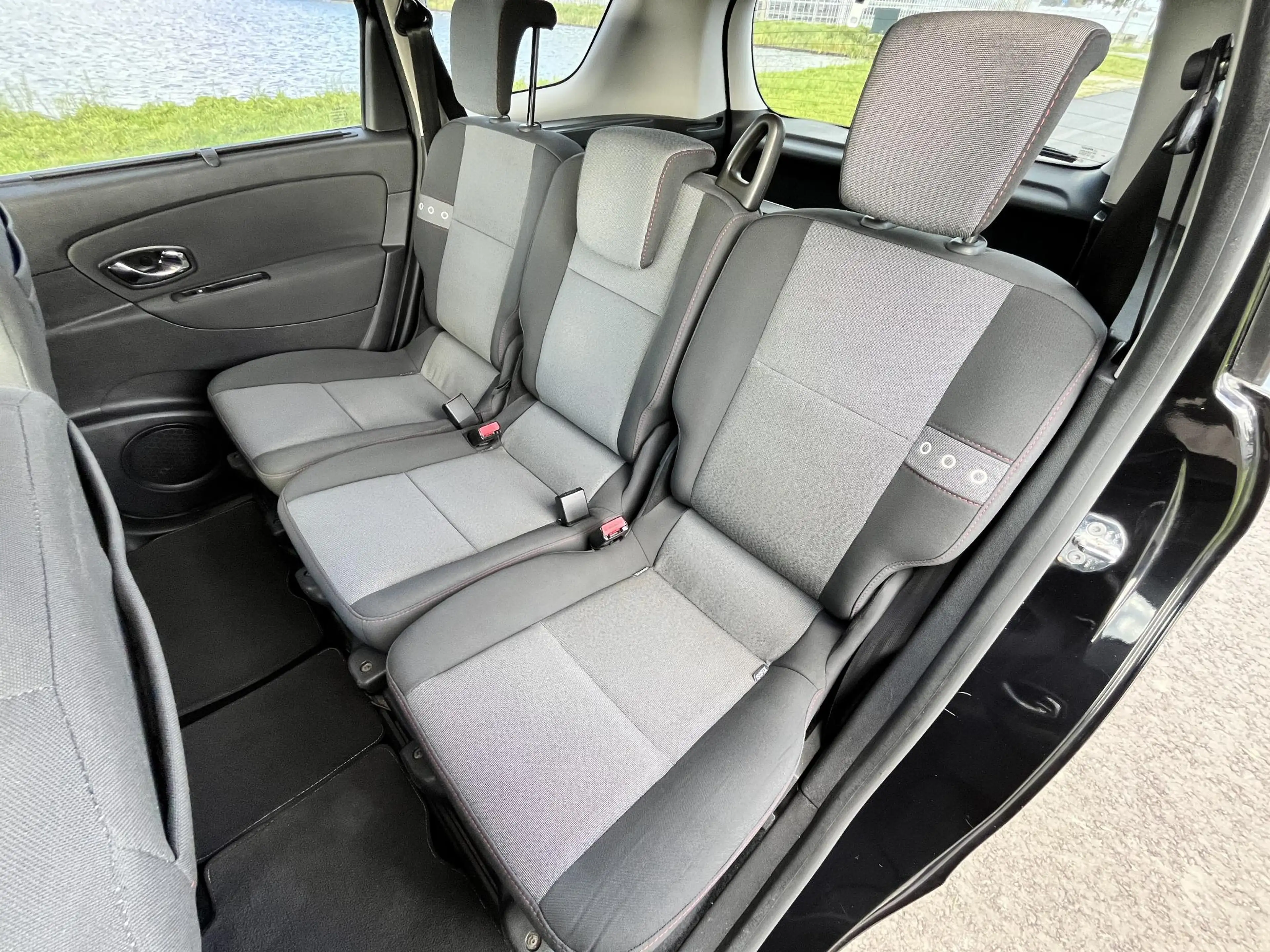 Renault Grand Scenic 1.2 TCe Bose Clima, cruise, pdc achter, trekhaak — photo 17