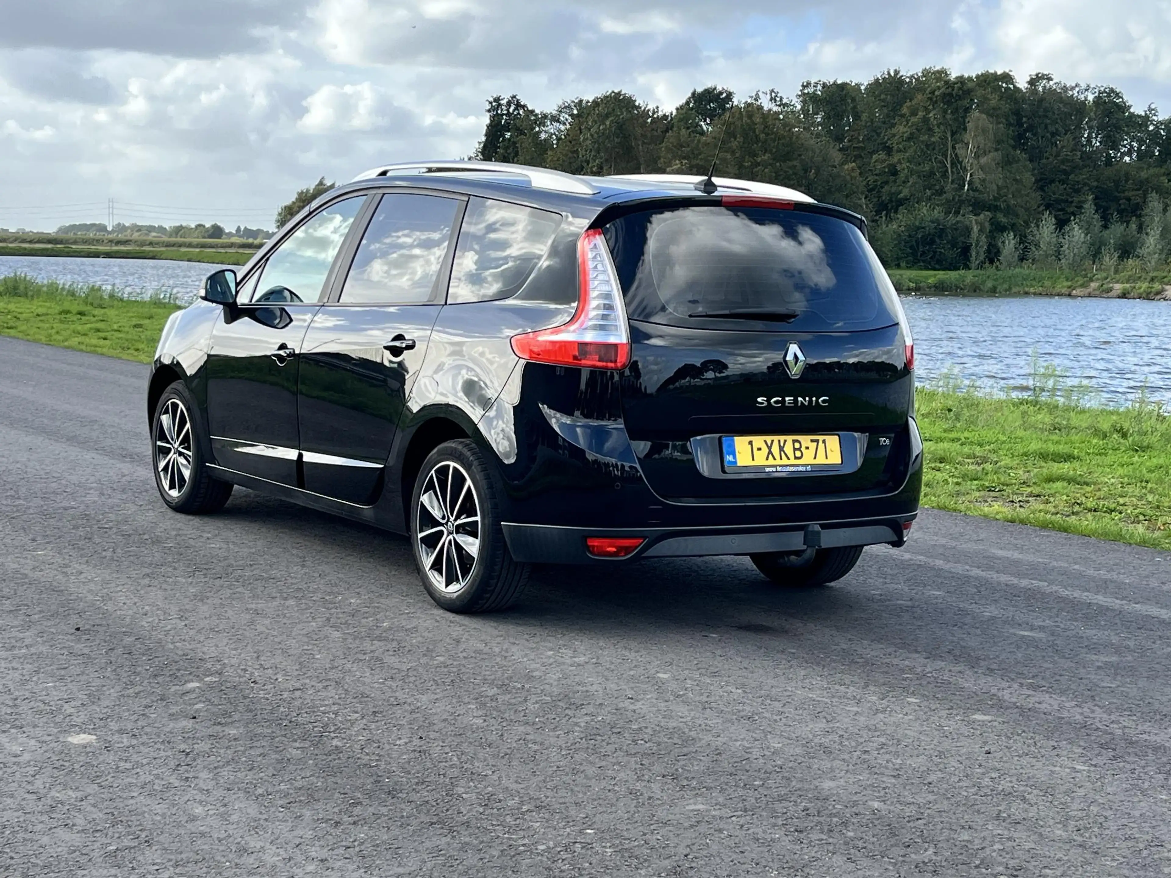 Renault Grand Scenic 1.2 TCe Bose Clima, cruise, pdc achter, trekhaak — photo 3