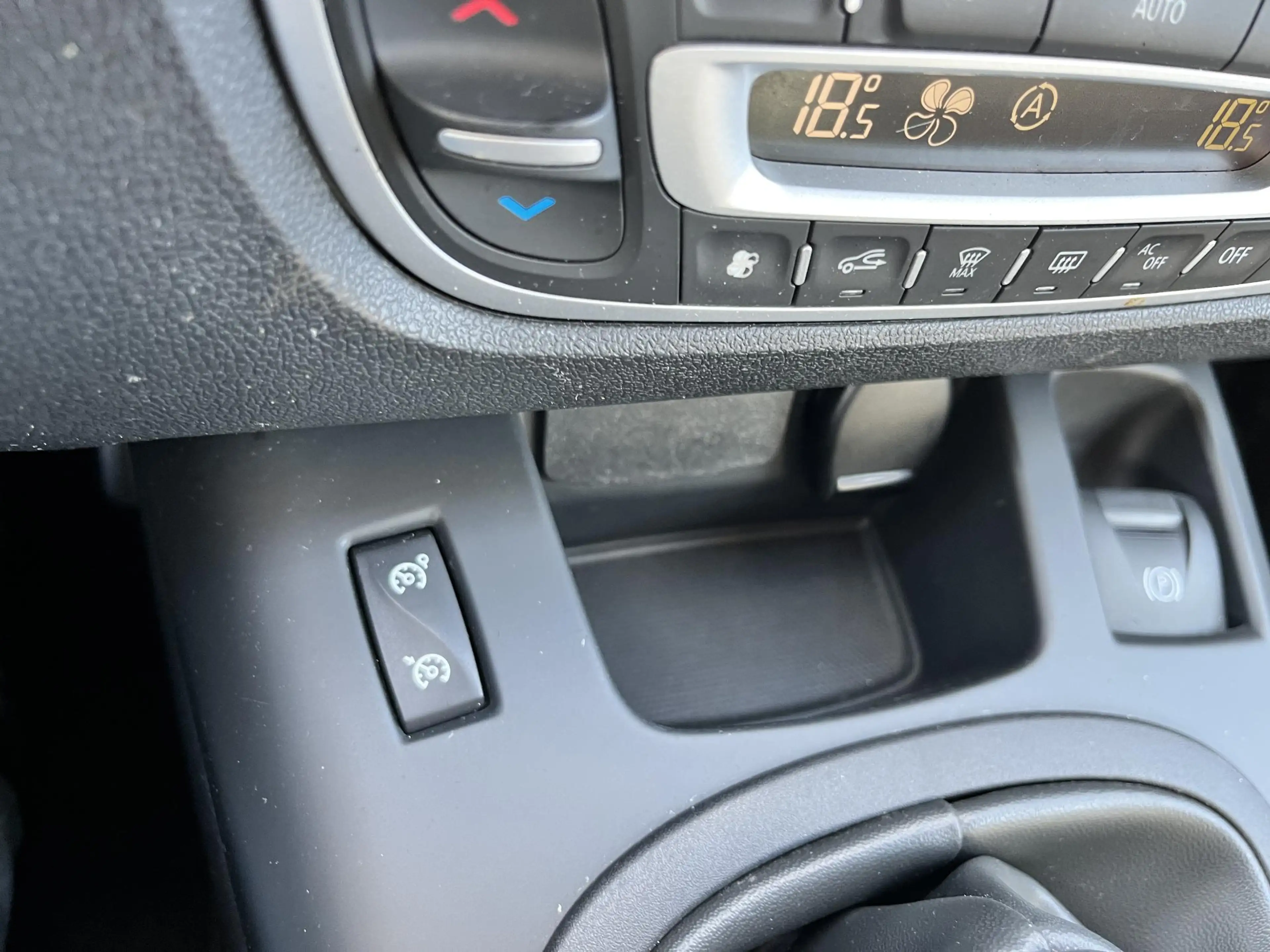 Renault Grand Scenic 1.2 TCe Bose Clima, cruise, pdc achter, trekhaak — photo 33