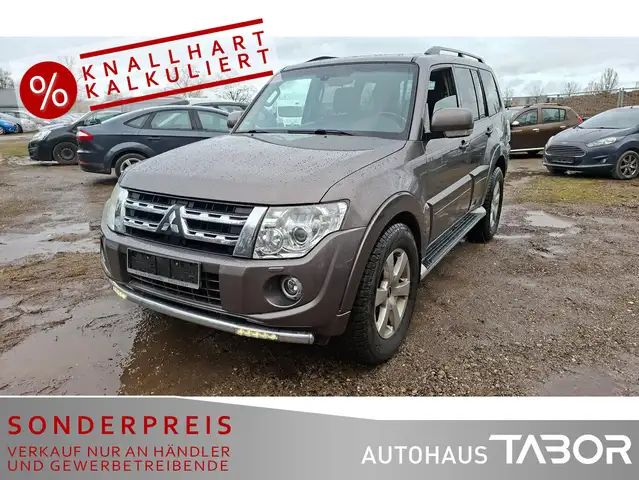 Mitsubishi Pajero 3.2 DI-D Instyle Aut. Navi Kamera AHK Xen