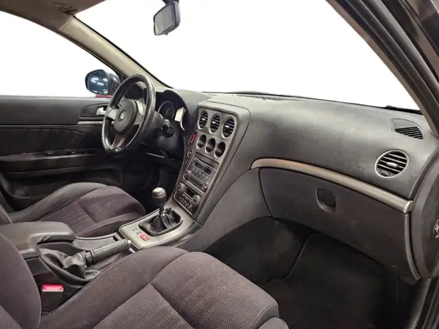 Alfa Romeo 159 view 9