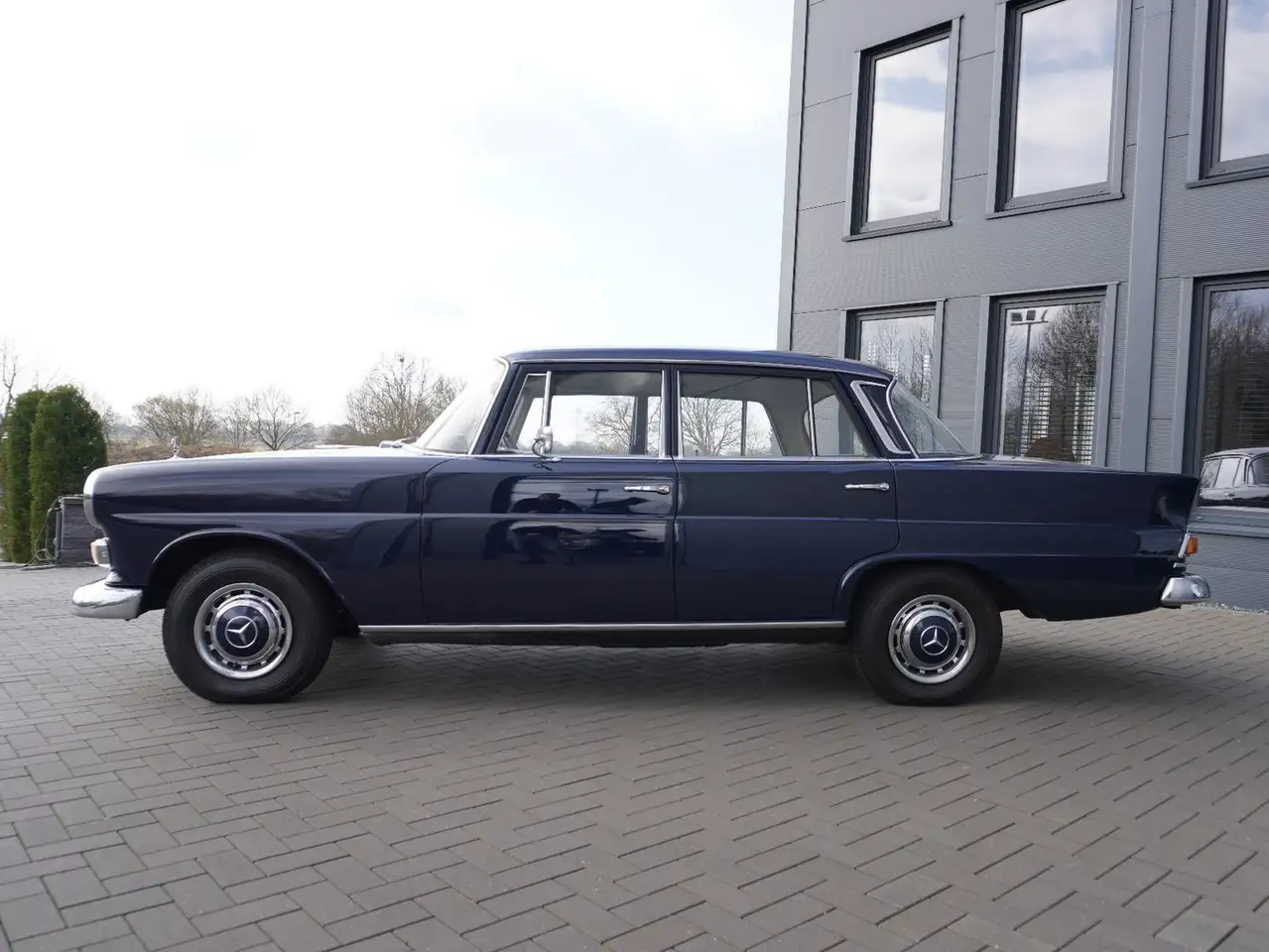 Mercedes-Benz 200, foto 7