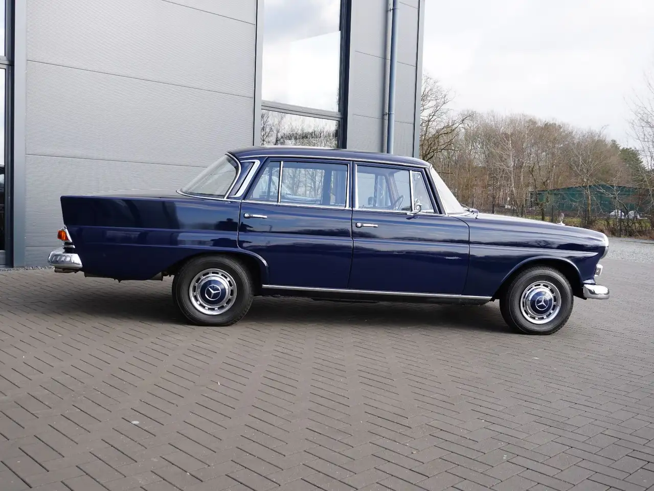 Mercedes-Benz 200, foto 3