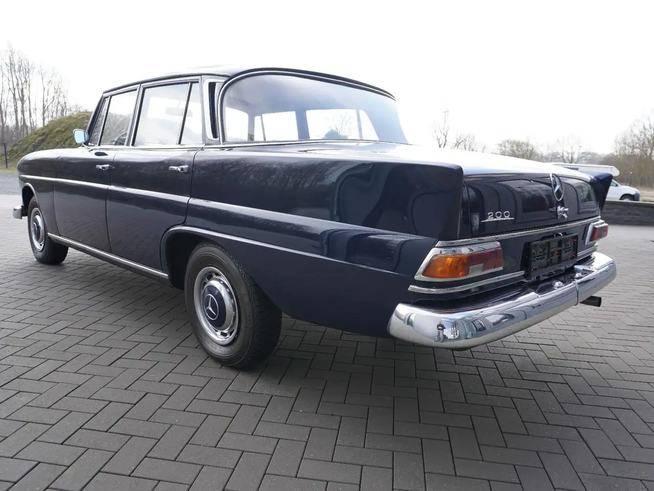 Mercedes-Benz 200, foto 6