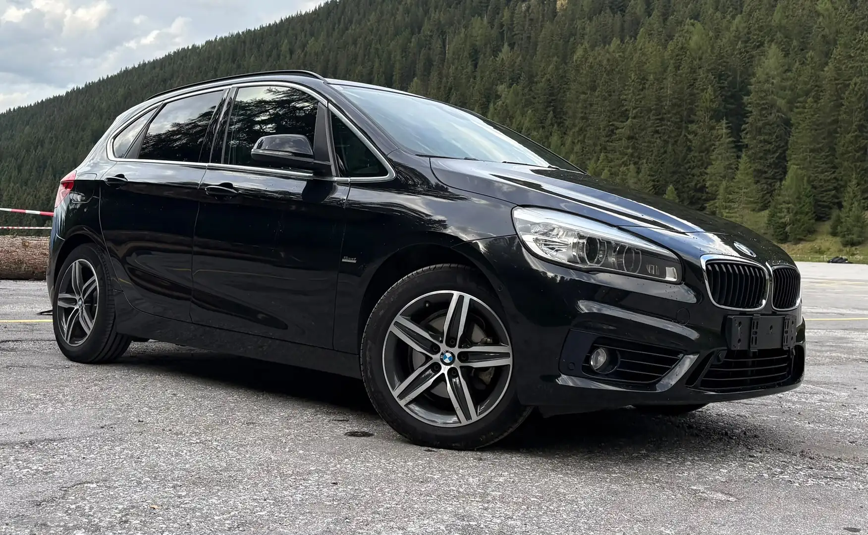 BMW 218 218d xDrive Active Tourer Sport Line Aut. Sport Line Schwarz - 1