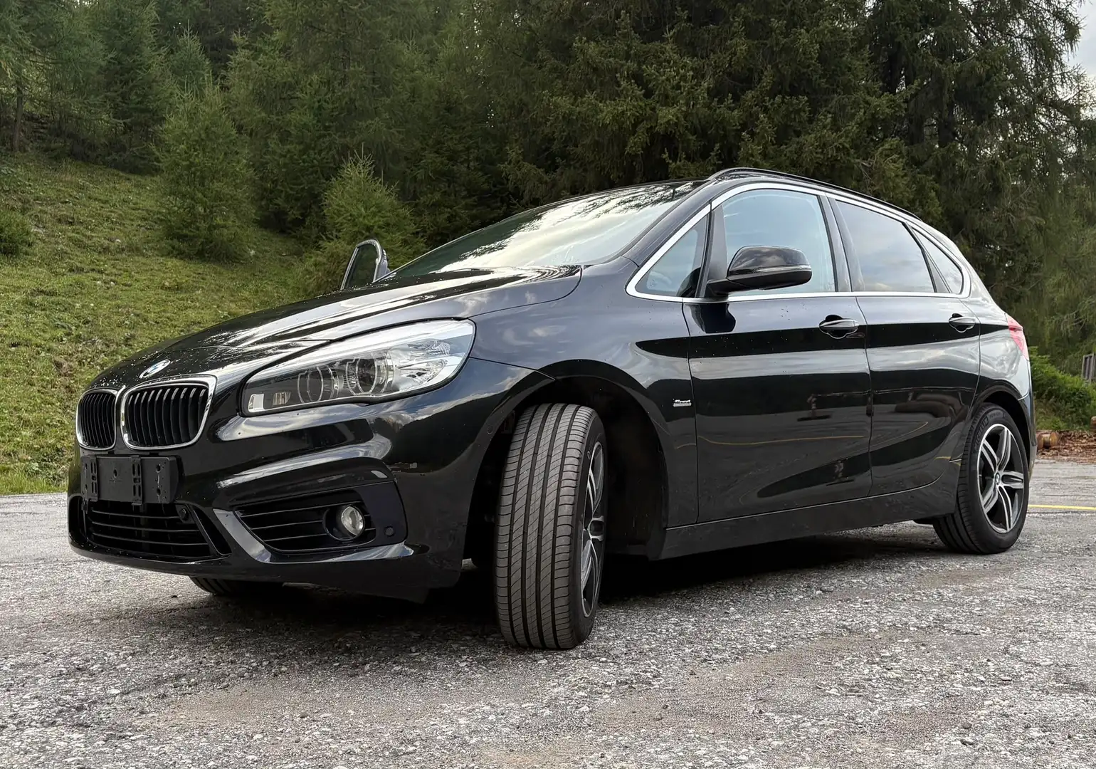 BMW 218 218d xDrive Active Tourer Sport Line Aut. Sport Line Schwarz - 2