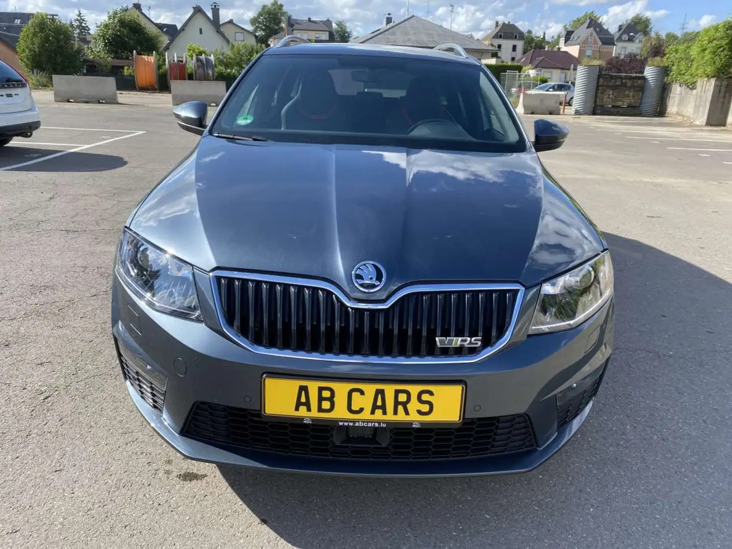 Skoda Octavia Combi 2.0 TDI (Green tec) DSG RS Gris - 2