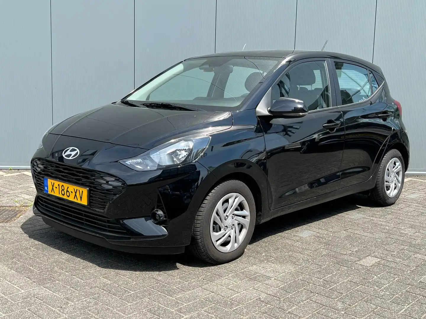 Hyundai i10 1.0 Comfort 5-zits Automaat | Airco | Carplay | Ca Zwart - 1
