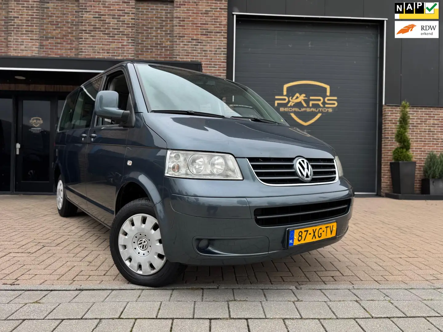 Volkswagen 2.0 Benzine 8 Personen Bus Caravelle Cruise Contro Grijs - 1