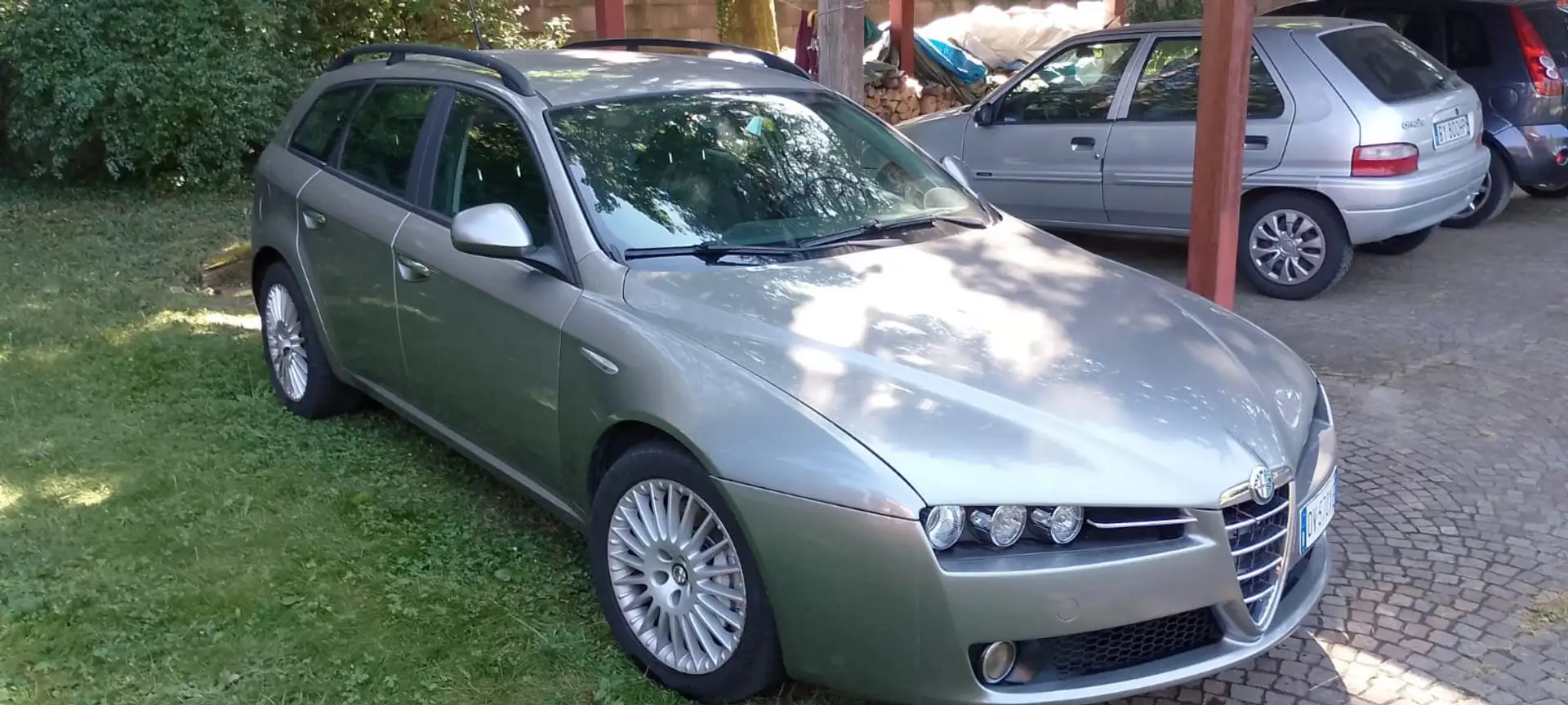Alfa Romeo 159 159 Sportwagon SW 2.4 jtdm TI 210cv Stříbrná - 2