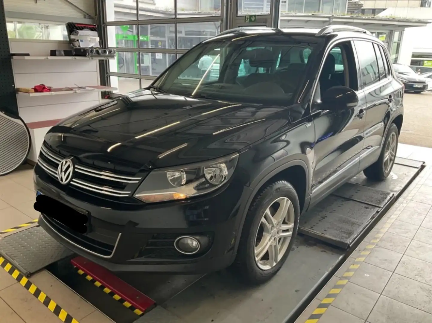 Volkswagen Tiguan 2.0 TDI 4M Cup Sport & Style *AHK*NAVI*PDC*SITZH* Schwarz - 2
