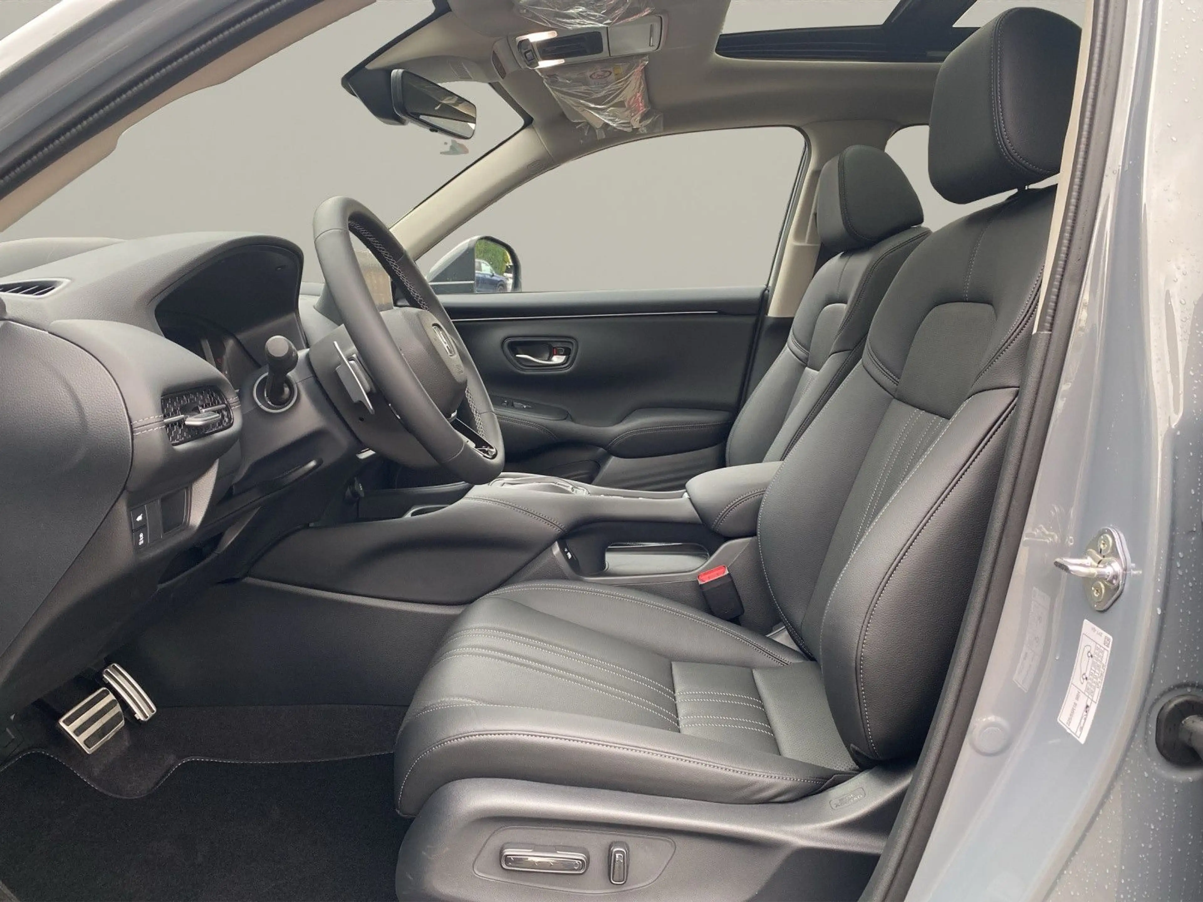 Honda ZR-V e:HEV Advance — photo 13