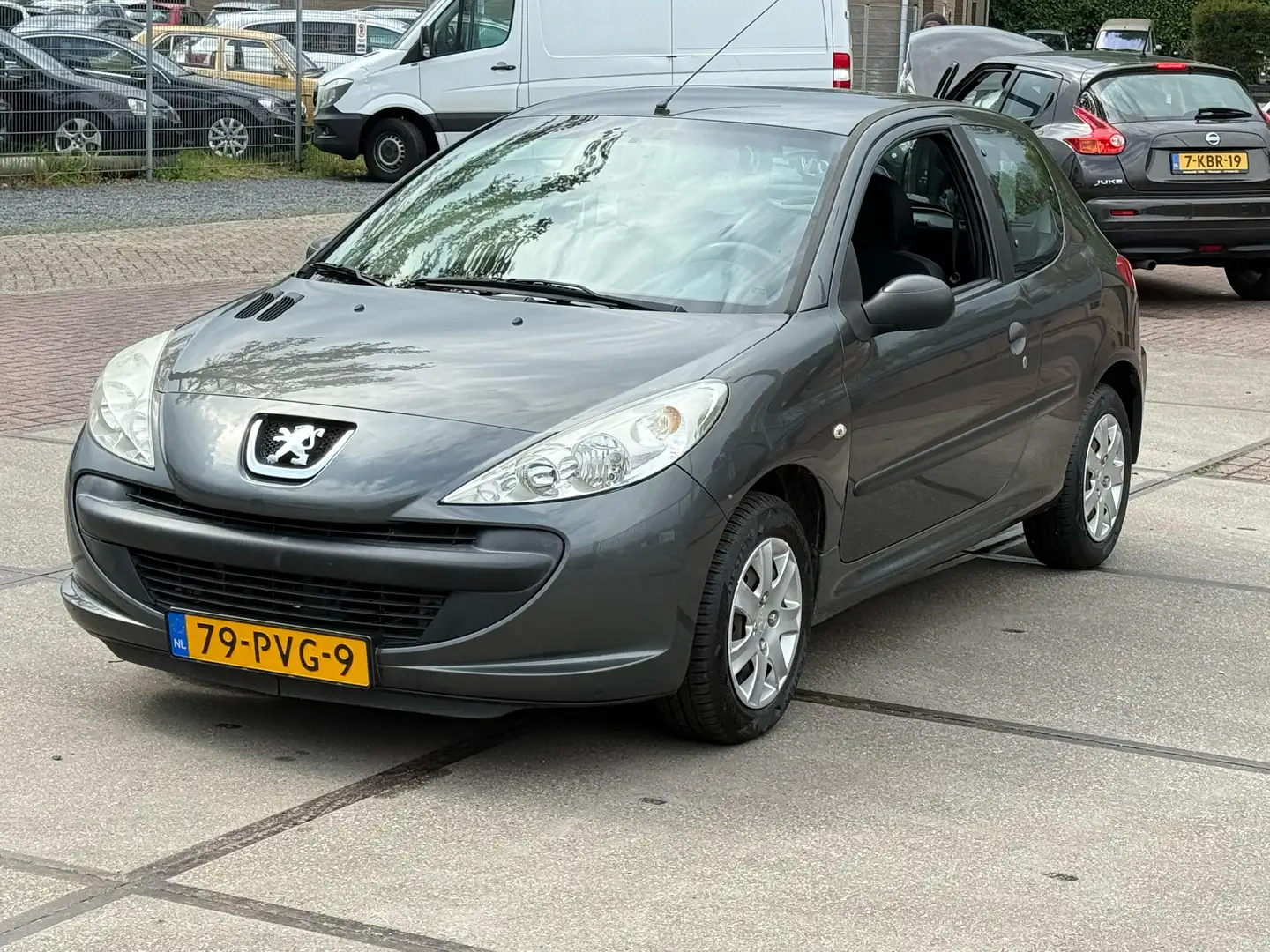 Peugeot 206 1.1 XR Grijs - 1