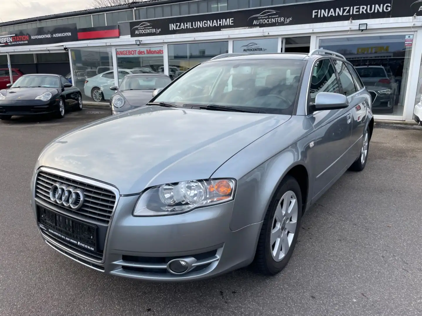 Audi A4 Avant 2.0 TDI Tüv Neu AHK  KLIMA Navi Grau - 1