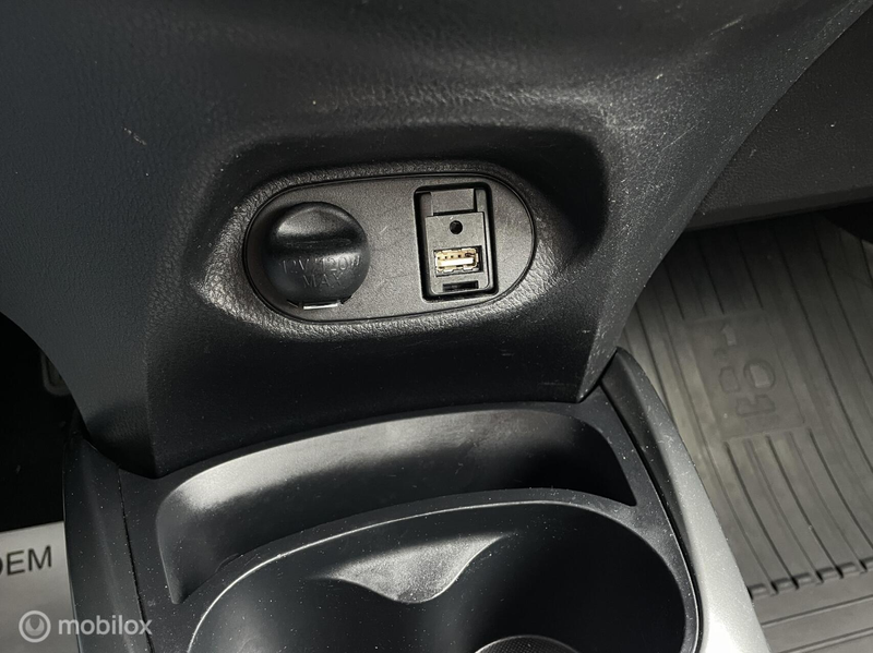 Toyota Yaris 1.5 Hybrid Aspiration / CAMERA / PARKEERSENSOREN — photo 28