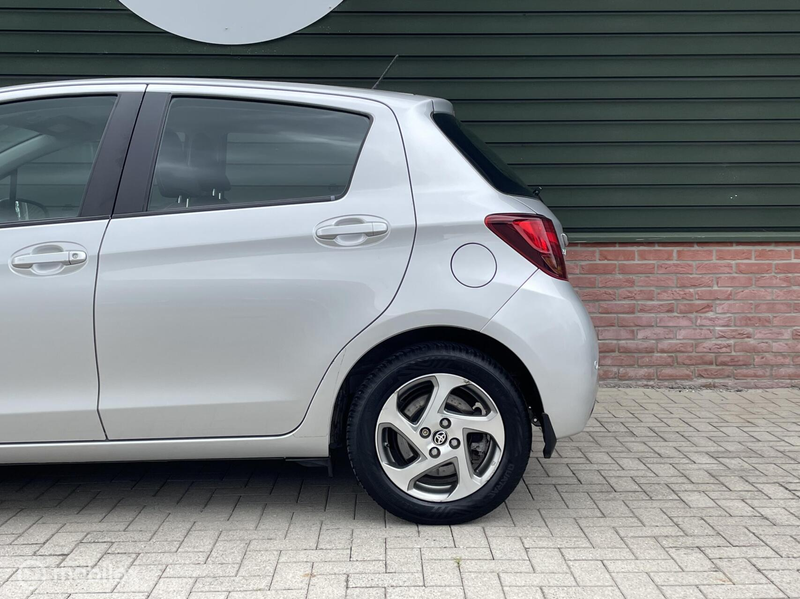 Toyota Yaris 1.5 Hybrid Aspiration / CAMERA / PARKEERSENSOREN — photo 36