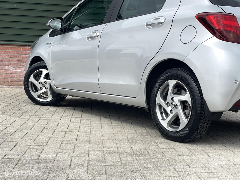 Toyota Yaris 1.5 Hybrid Aspiration / CAMERA / PARKEERSENSOREN — photo 41