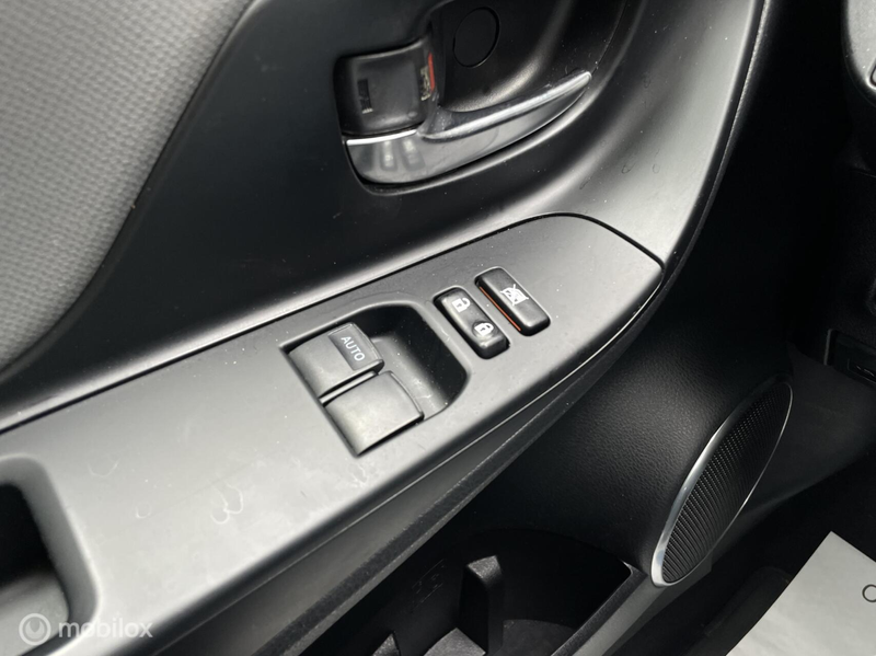 Toyota Yaris 1.5 Hybrid Aspiration / CAMERA / PARKEERSENSOREN — photo 17