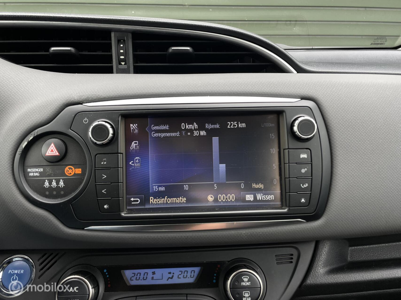 Toyota Yaris 1.5 Hybrid Aspiration / CAMERA / PARKEERSENSOREN — photo 25