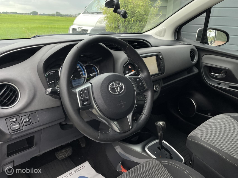 Toyota Yaris 1.5 Hybrid Aspiration / CAMERA / PARKEERSENSOREN — photo 15