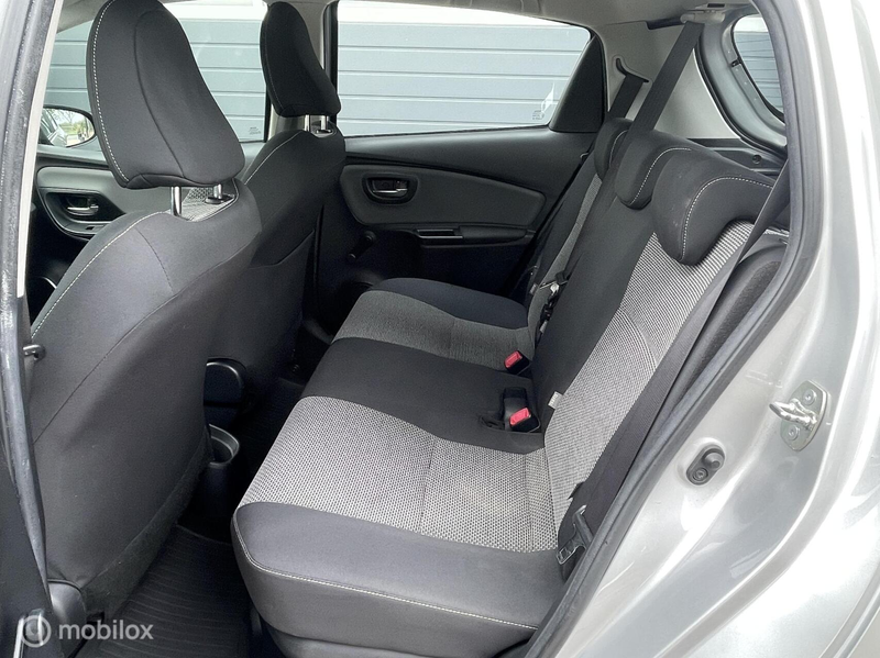 Toyota Yaris 1.5 Hybrid Aspiration / CAMERA / PARKEERSENSOREN — photo 30