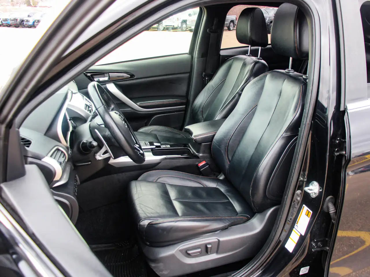 Mitsubishi Eclipse Cross снимка Mitsubishi Eclipse Cross