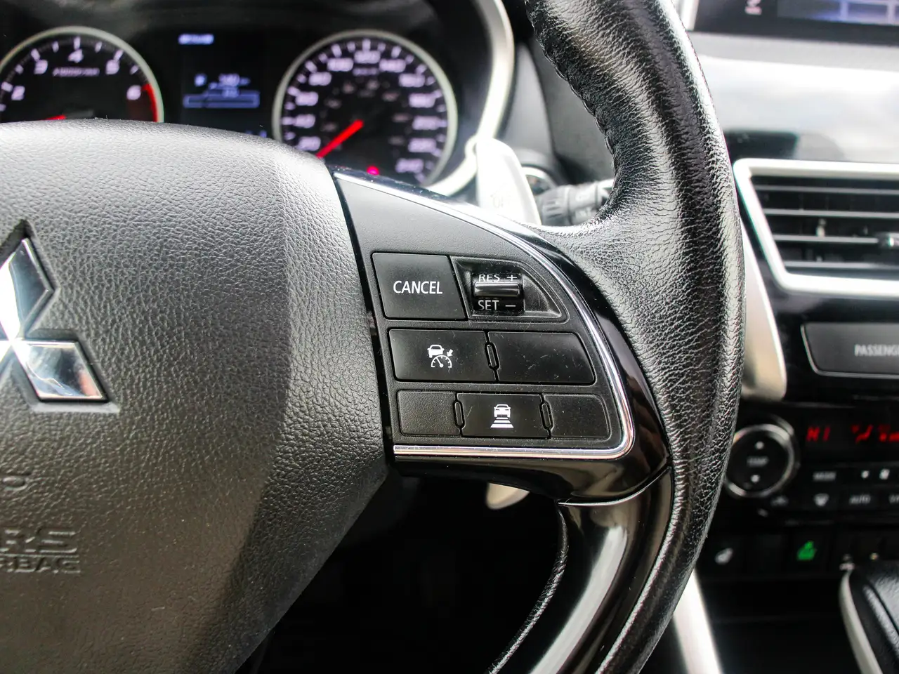 Mitsubishi Eclipse Cross снимка Mitsubishi Eclipse Cross