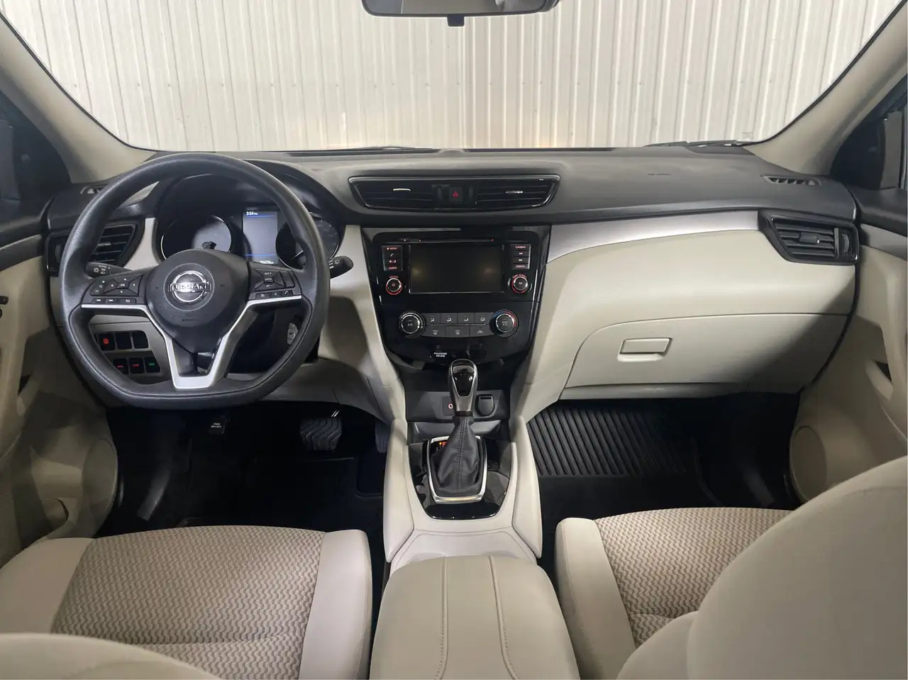 Nissan Qashqai снимка Nissan Qashqai