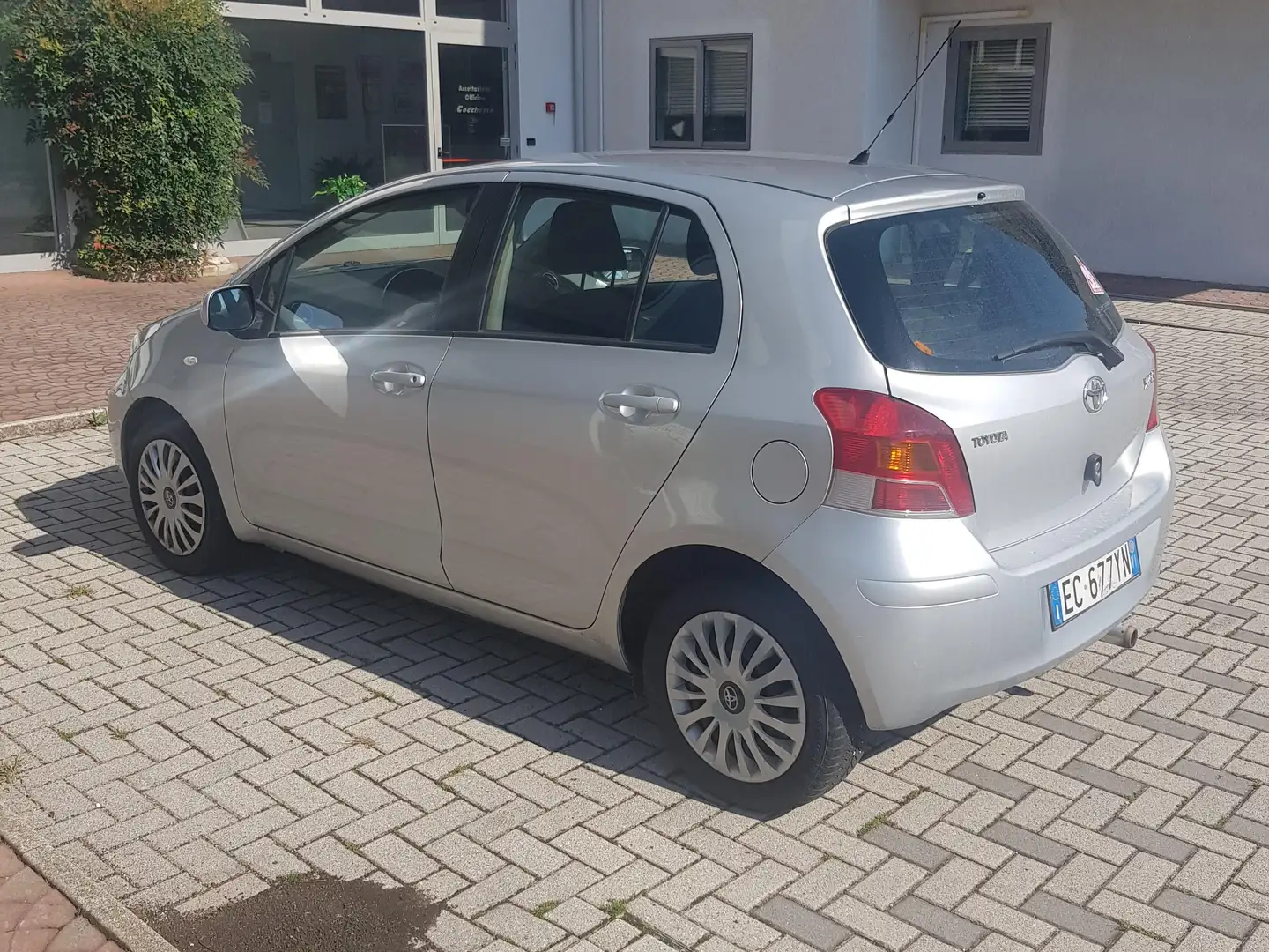 Toyota Yaris Yaris 5p 1.3 Sol Argento - 2