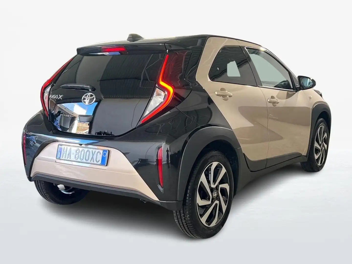 Toyota Aygo X 1.0 Trend 72cv Beżowy - 2