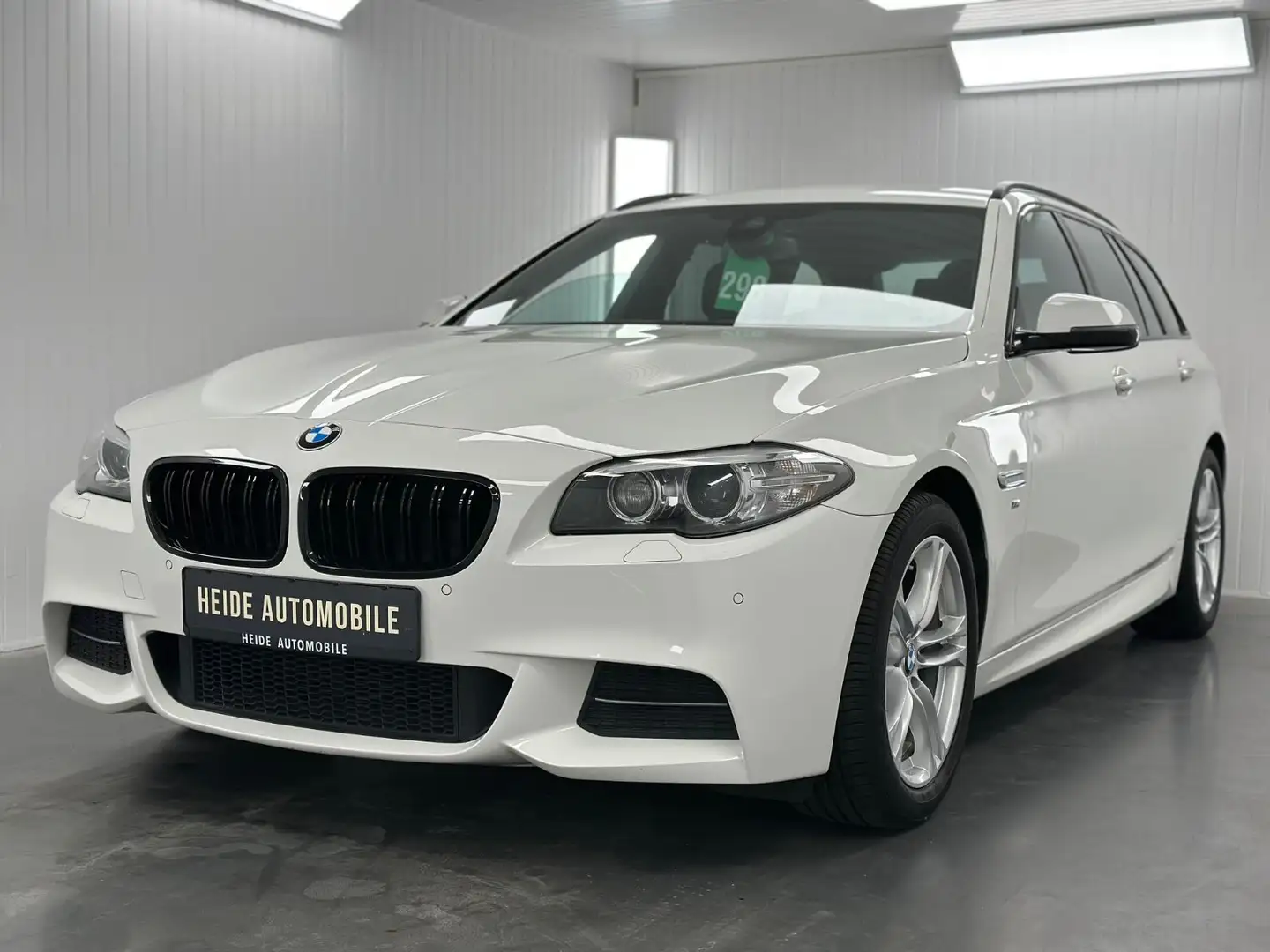 BMW 520 d Touring M-Sportpaket Carplay Alcantara White - 1