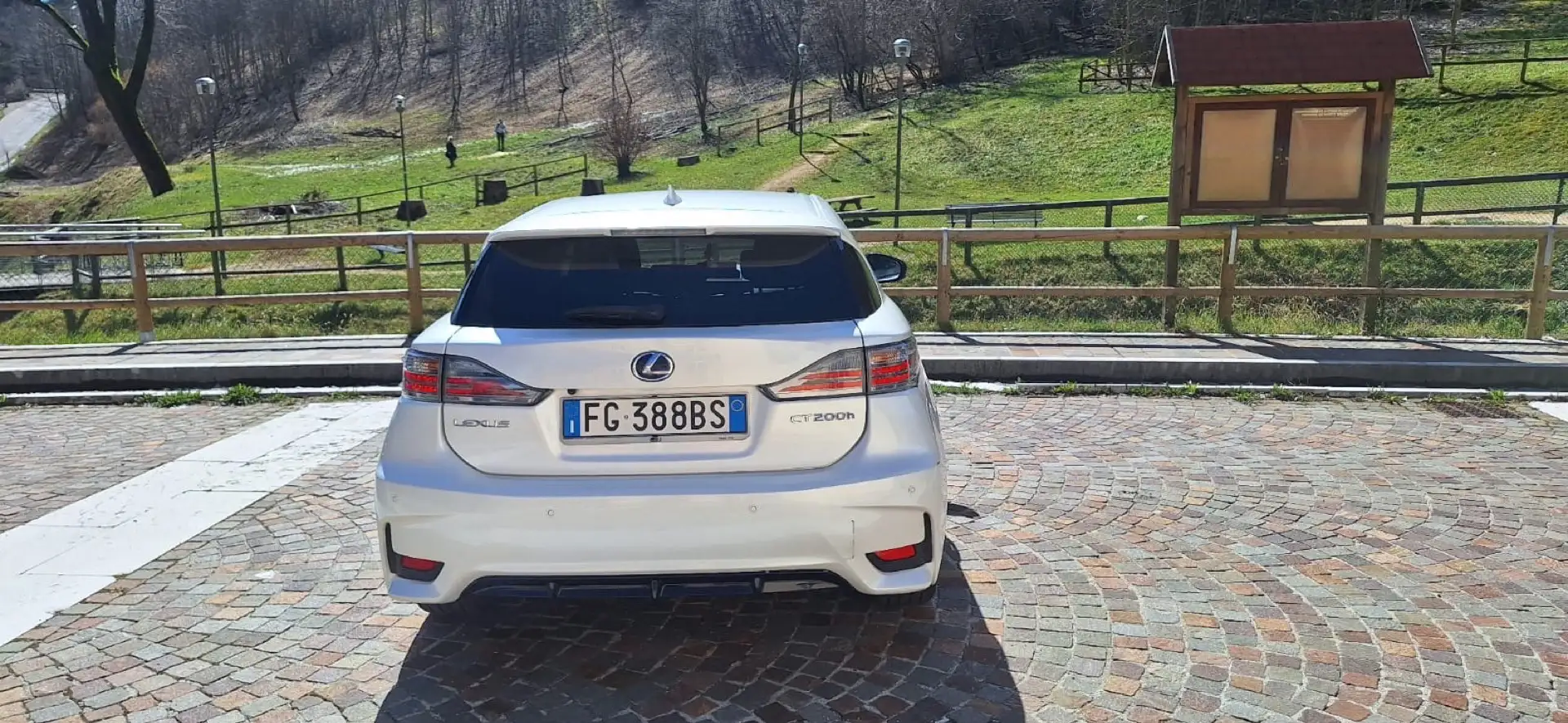 Lexus CT 200h 1.8 hybrid Black Style cvt my16 - 2