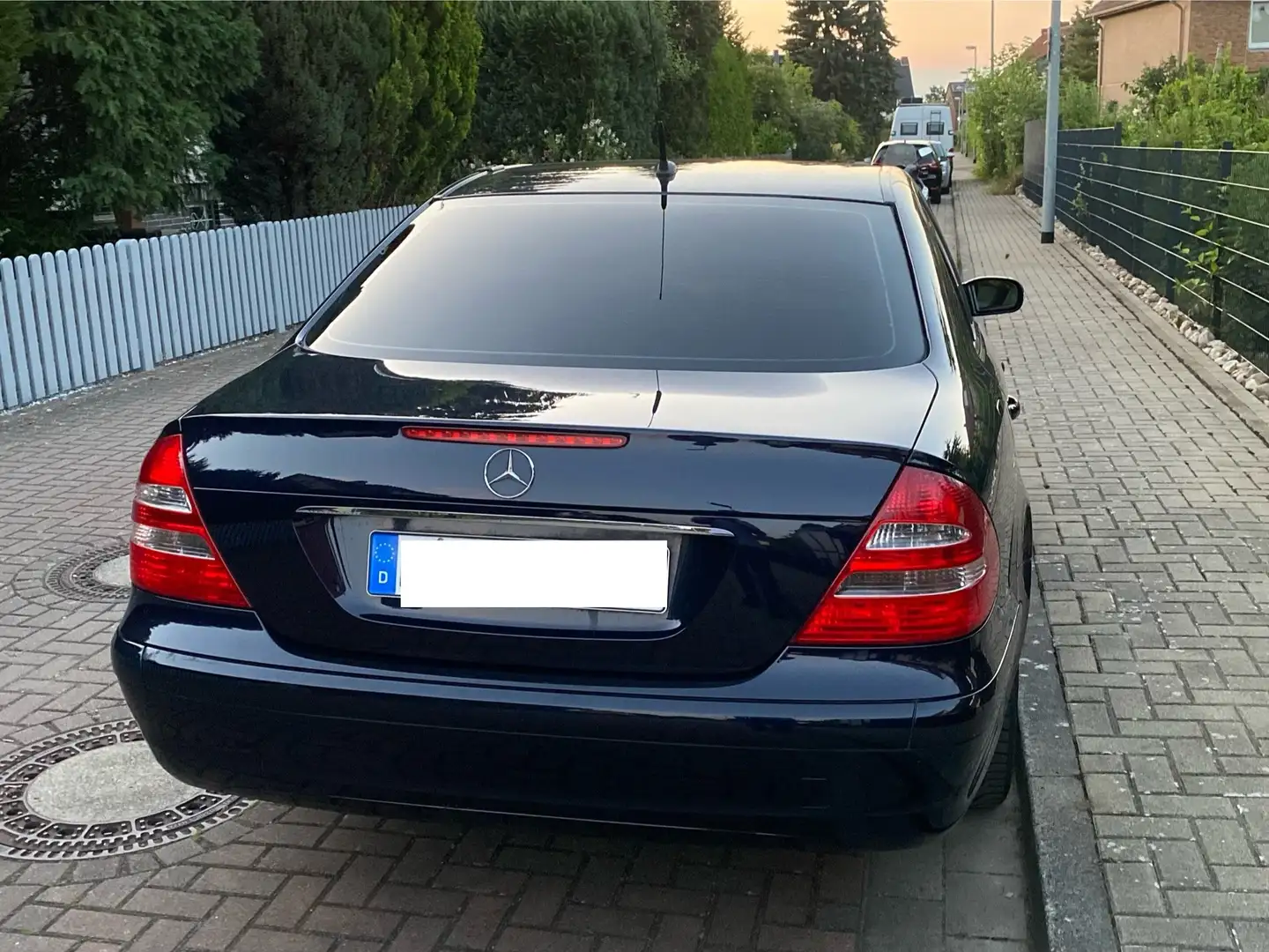 Mercedes-Benz E 200 E 200 CDI Automatik Classic (s. Beschreibung) Albastru - 2