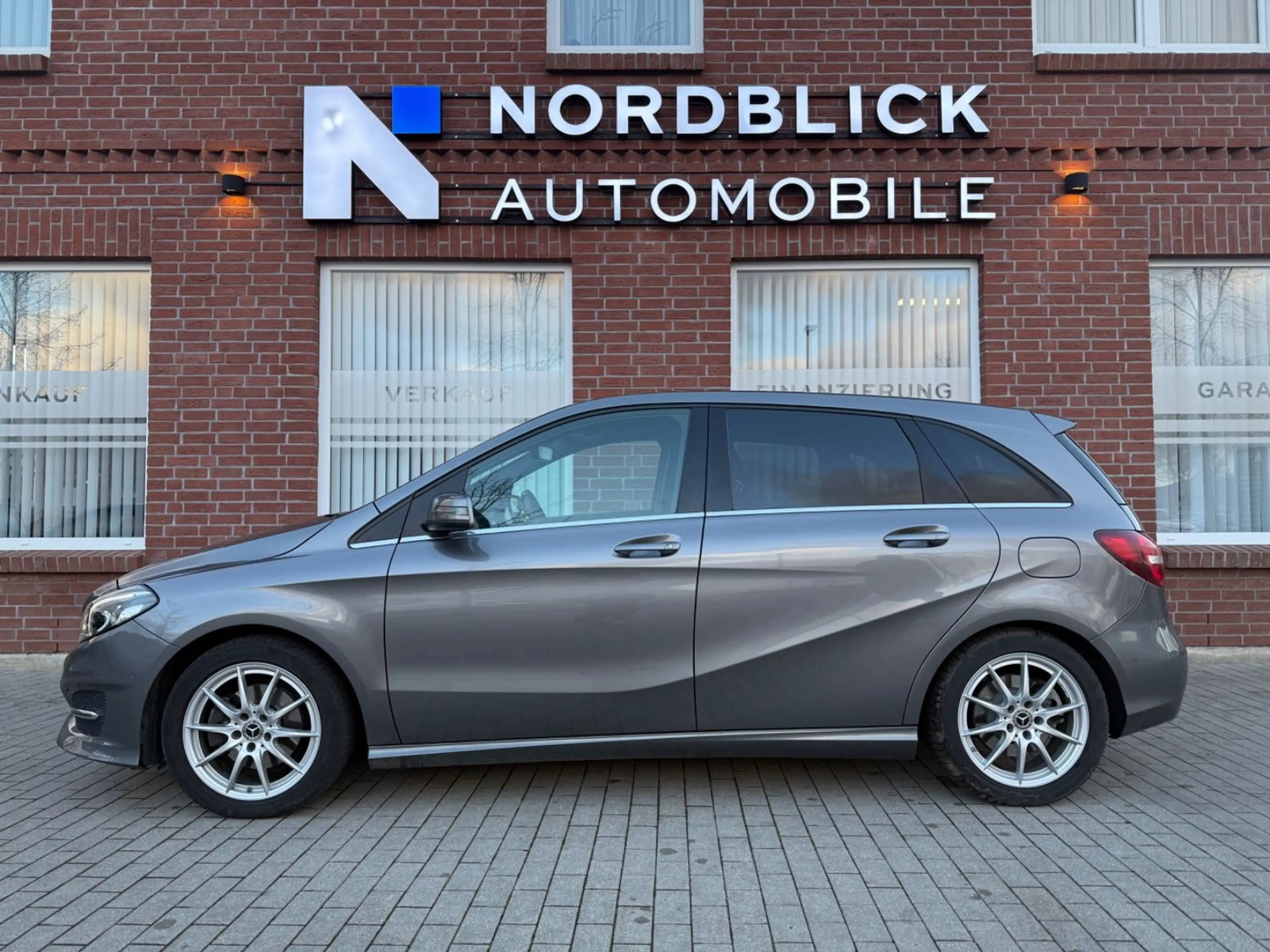 Mercedes-Benz B 220 d 4Matic Edition B *LED*StandHZ*AHK* — photo 8