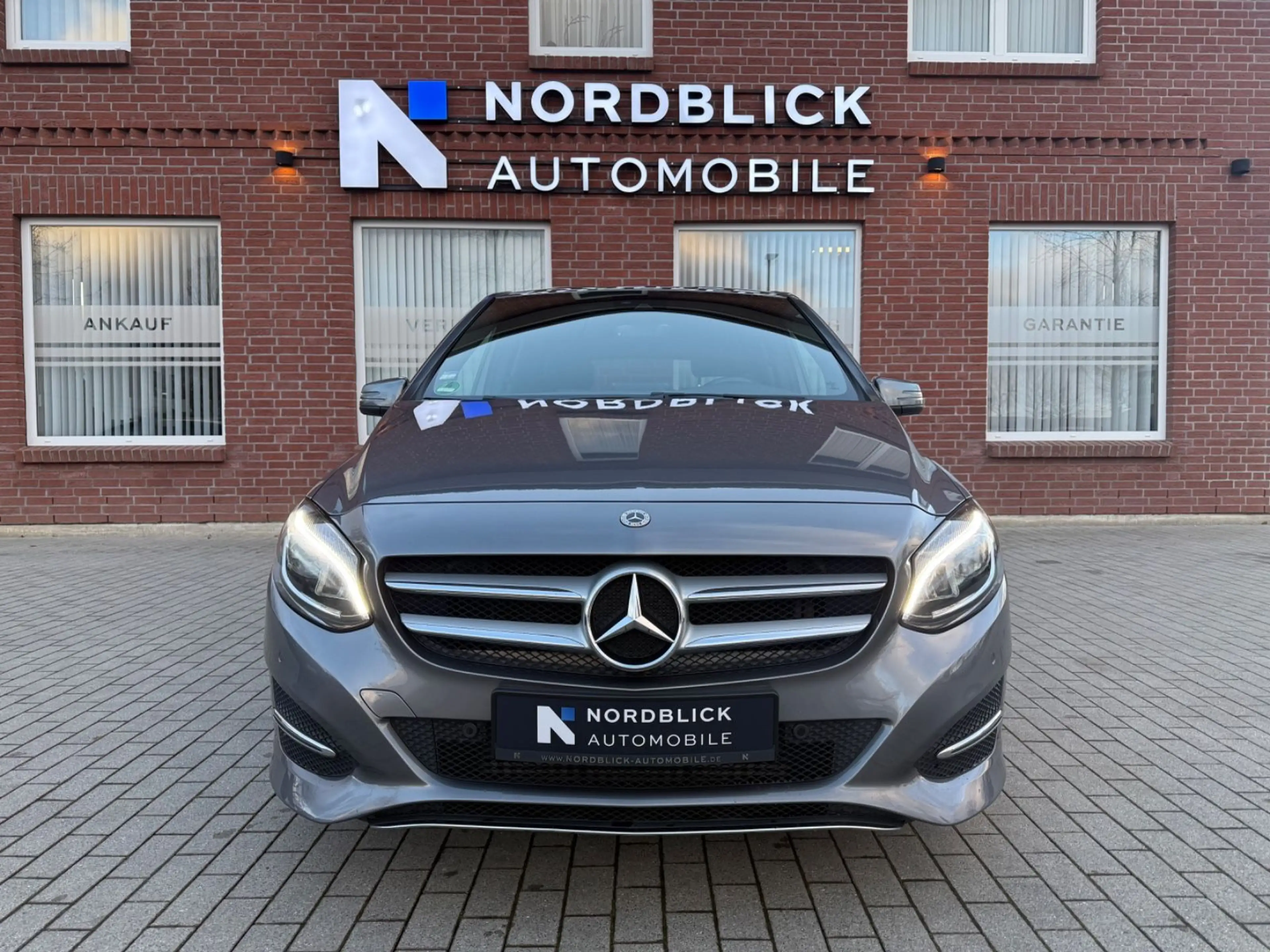 Mercedes-Benz B 220 d 4Matic Edition B *LED*StandHZ*AHK* — photo 2