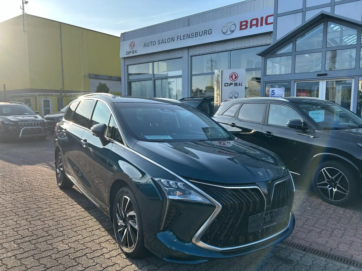 Forthing U-Tour 4*7-Sitzer*Kamera*Leder*Panorama*AHK*Allwetterrei. Grün - 1