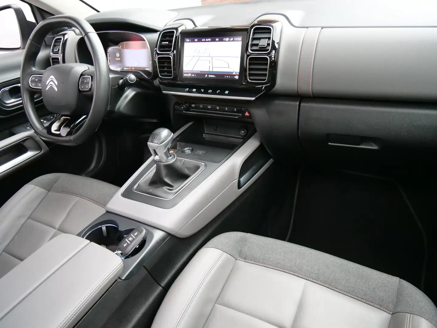 Citroen C5 Aircross 1.2 PureTech 130pk Shine LED / Camera / Navigatie Wit - 2