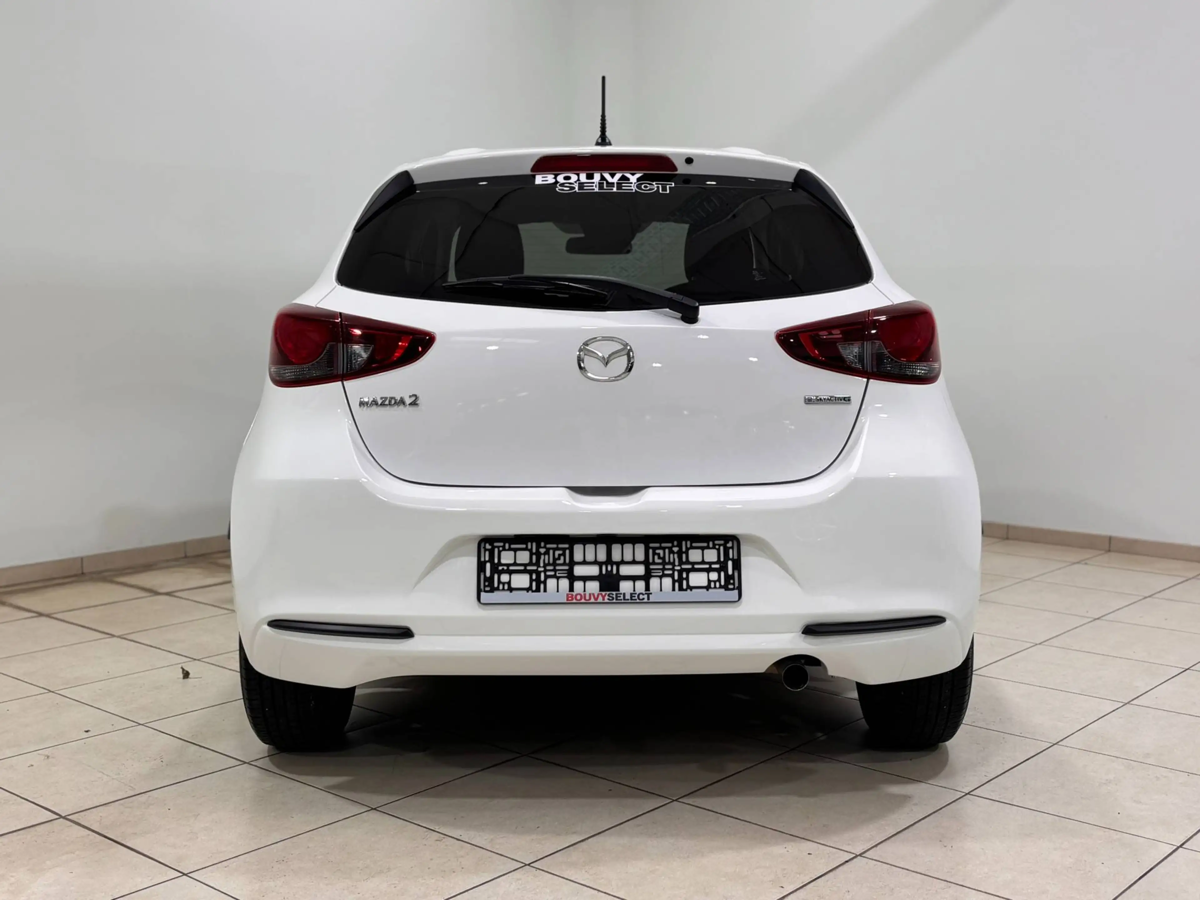 Mazda 2 1.5i MHEV 90CV *CARPLAY*CLIM*CRUISE.C*PHARES AUTO — photo 6