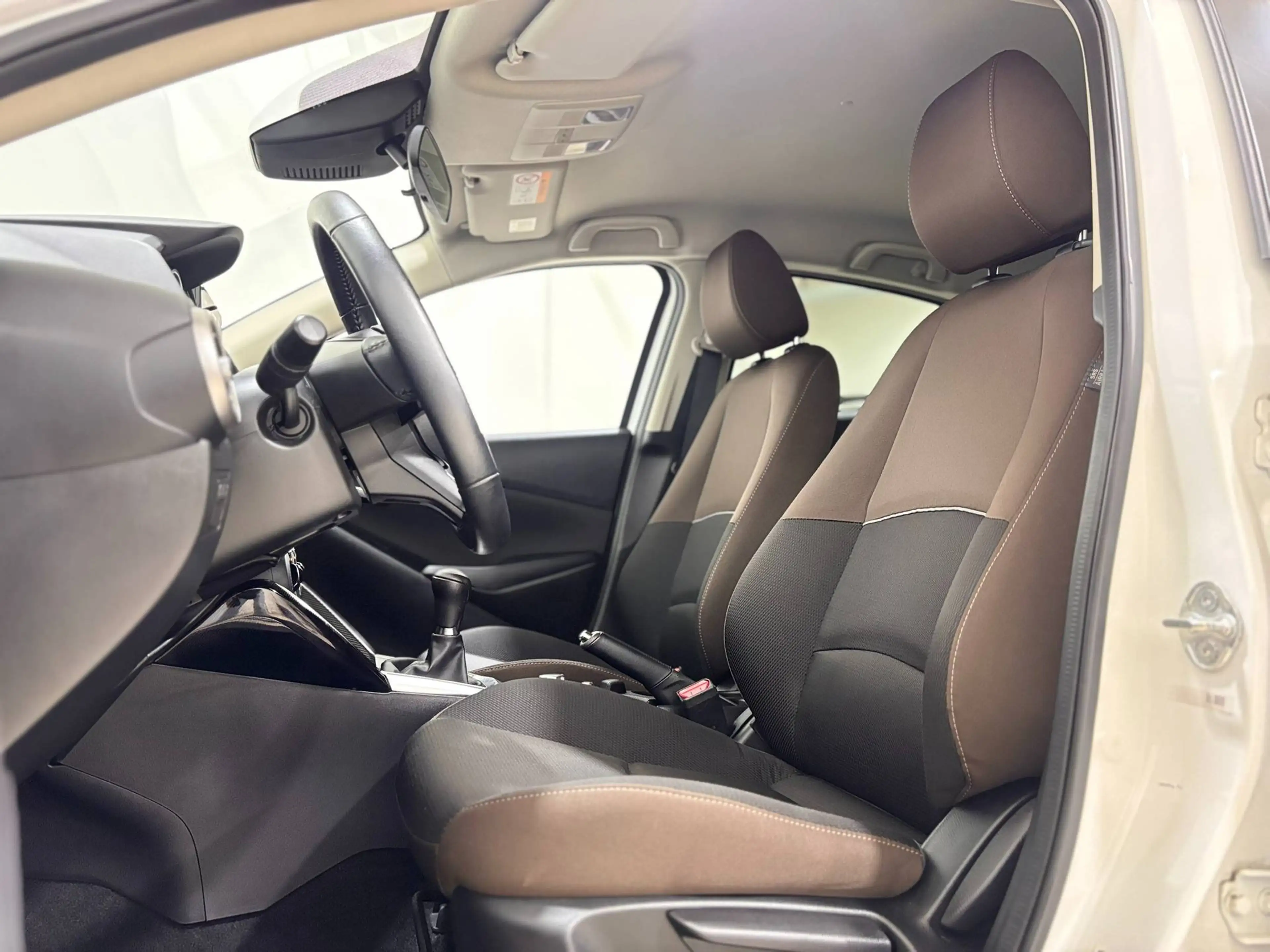 Mazda 2 1.5i MHEV 90CV *CARPLAY*CLIM*CRUISE.C*PHARES AUTO — photo 13