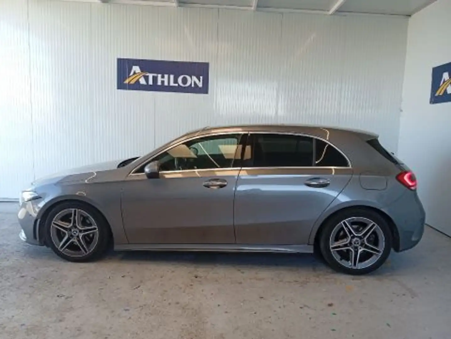 Mercedes-Benz A 200 7G-DCT Gris - 2