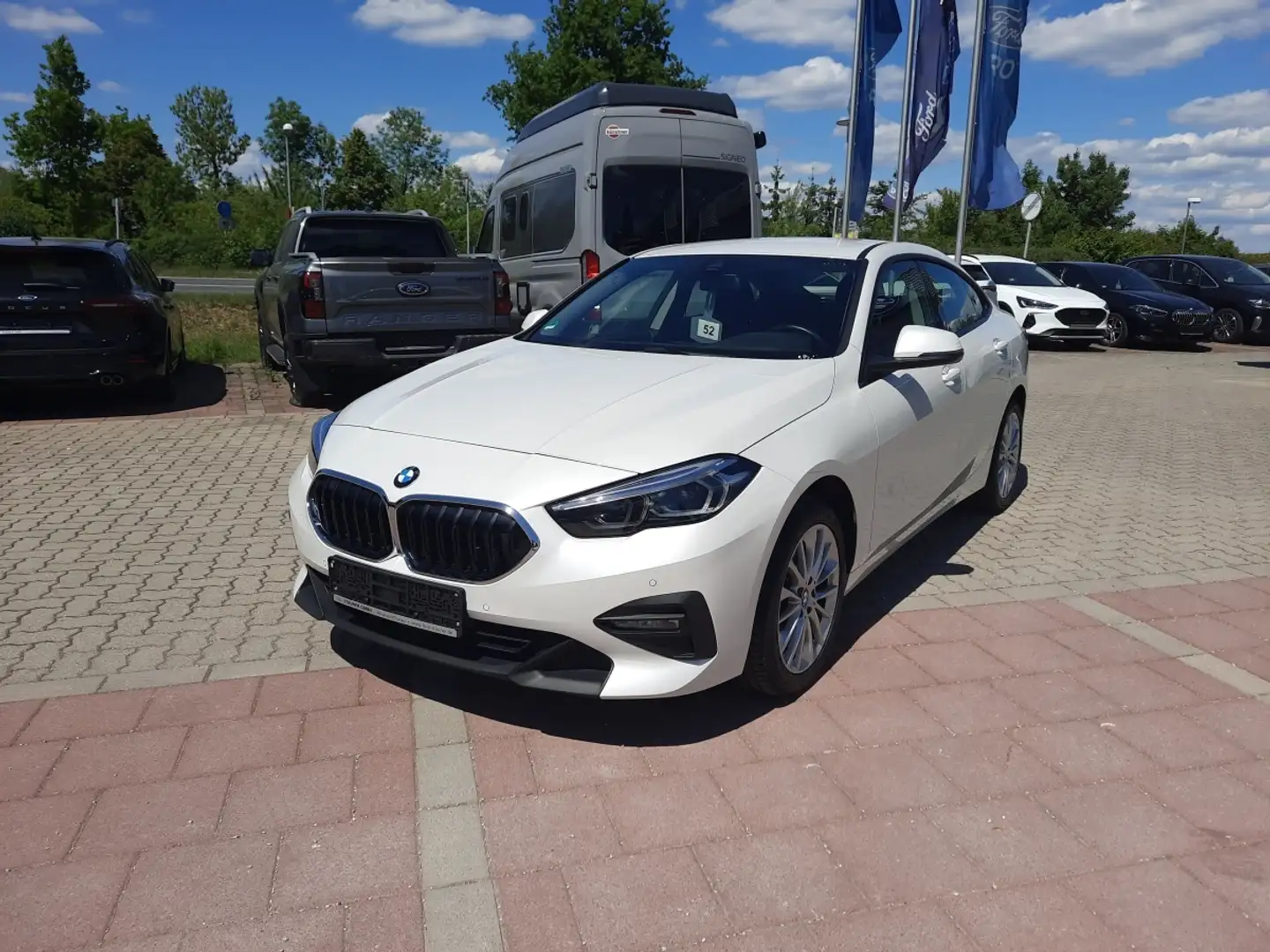 BMW 218 i Gran Coupe Advantage Navi LED SHZ Klimaaut. Bílá - 2