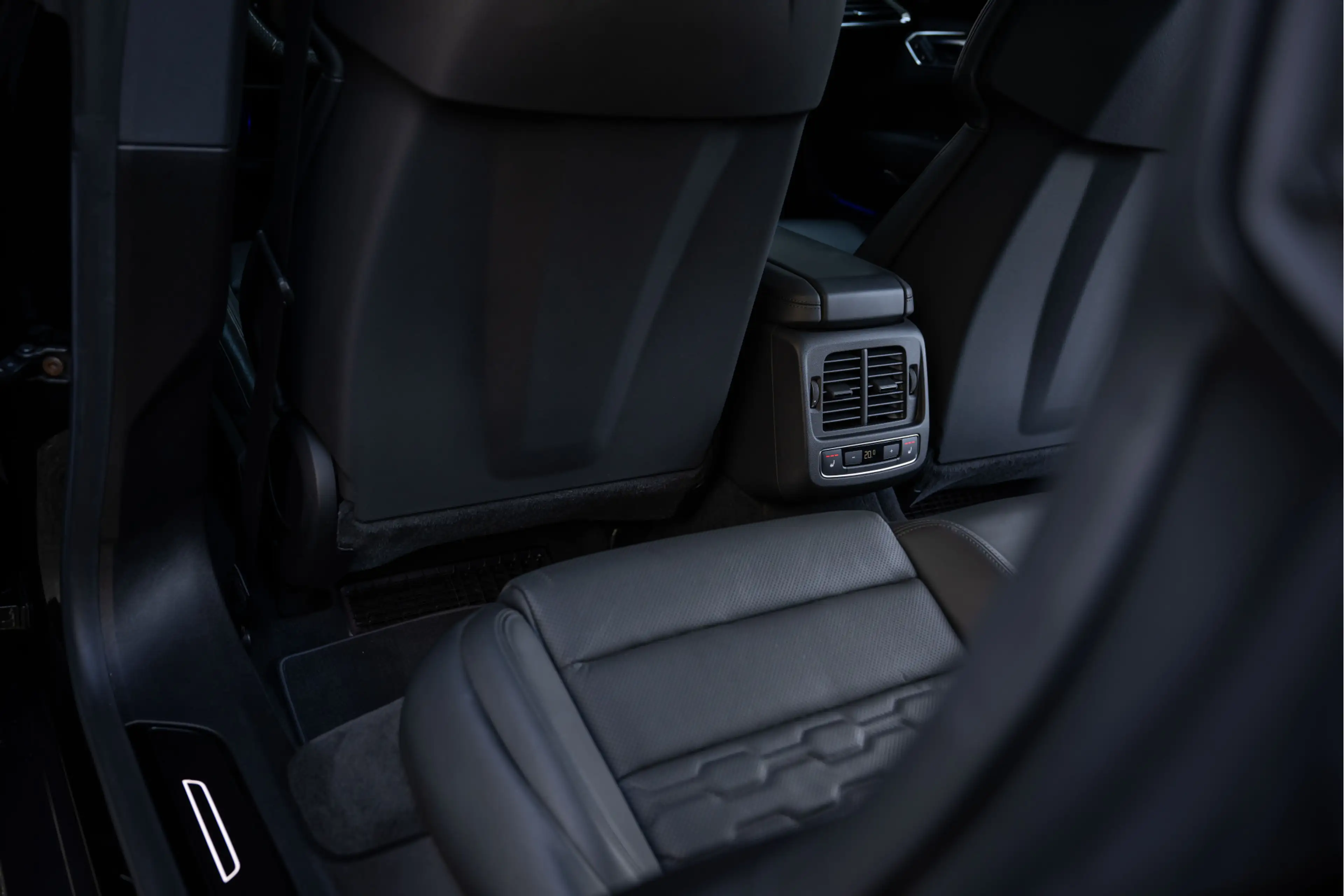 Audi e-tron GT GT edition ZERO 93 kWh Pano, Head-Up, Leder, Top V — photo 31