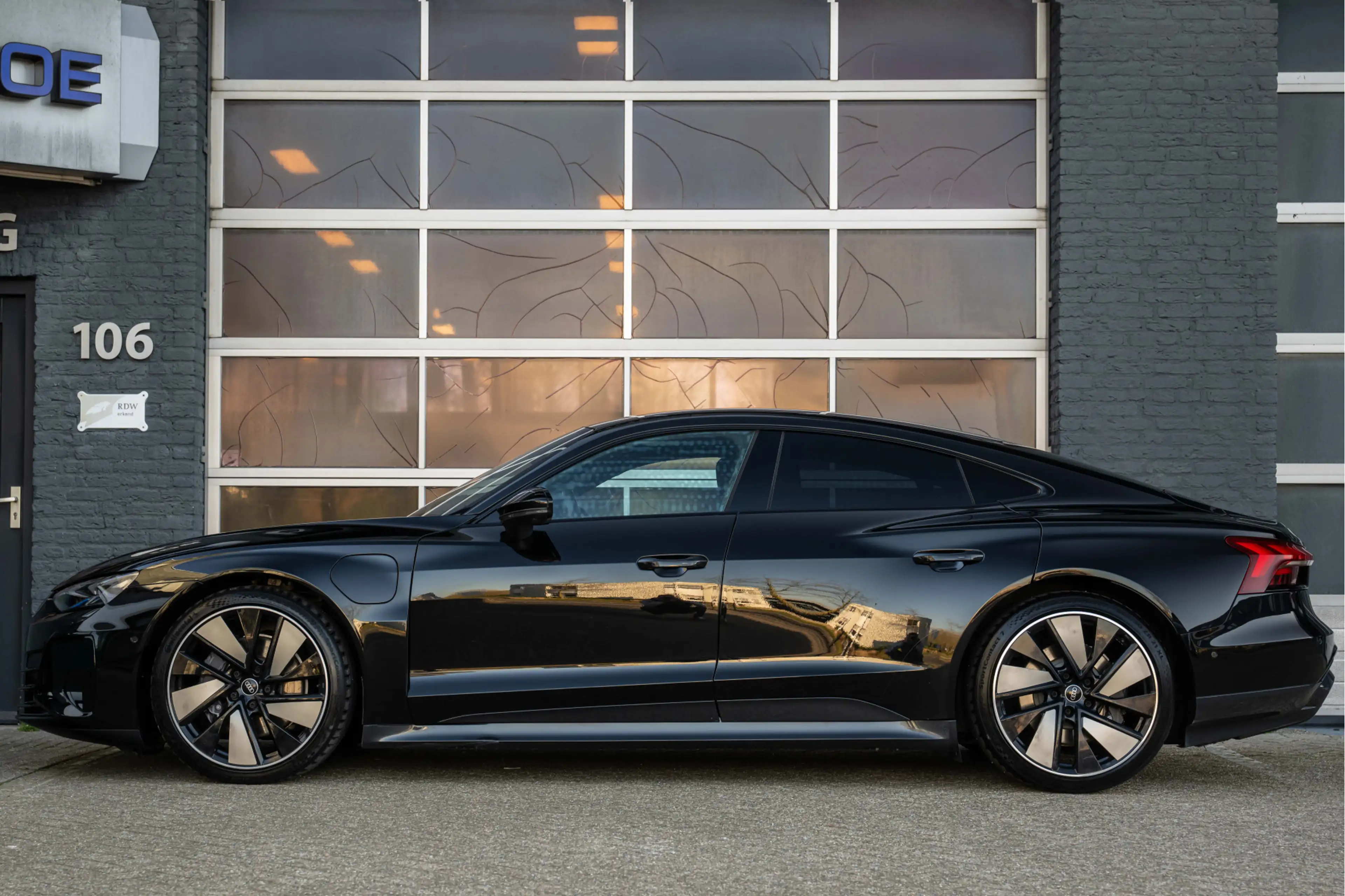 Audi e-tron GT GT edition ZERO 93 kWh Pano, Head-Up, Leder, Top V — photo 2