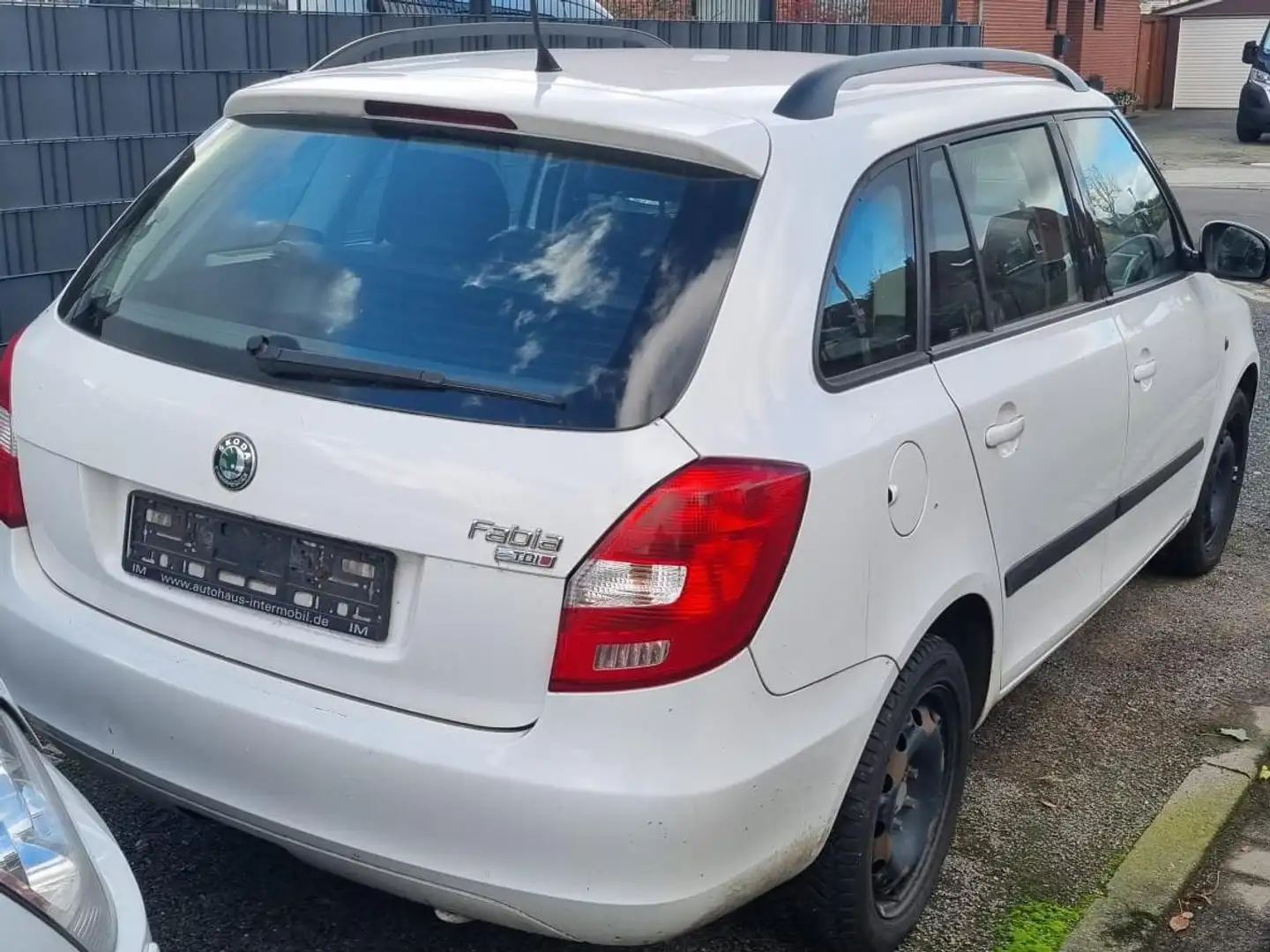 Skoda Fabia Ambiente Weiß - 2