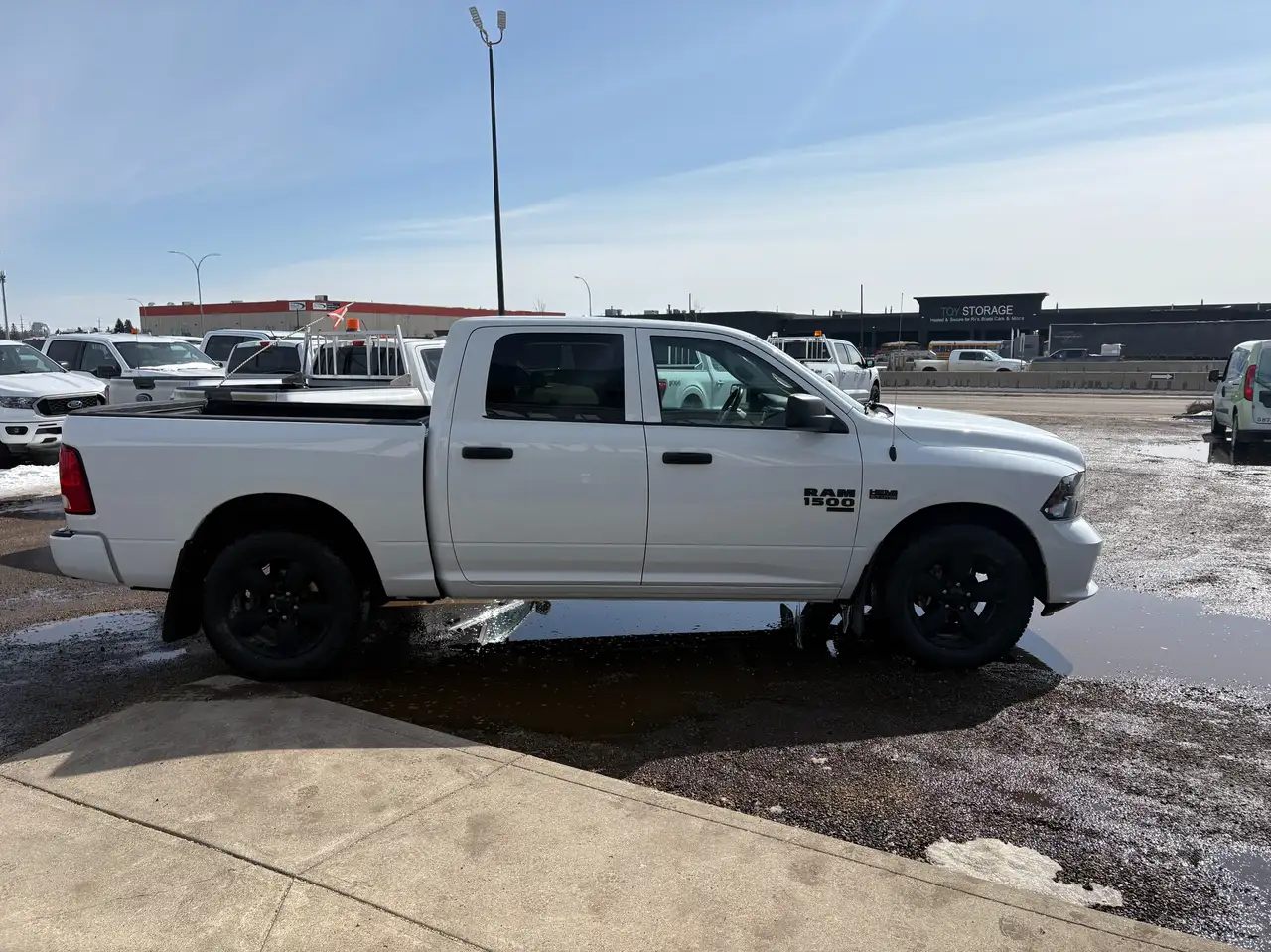 RAM 1500 снимка RAM 1500