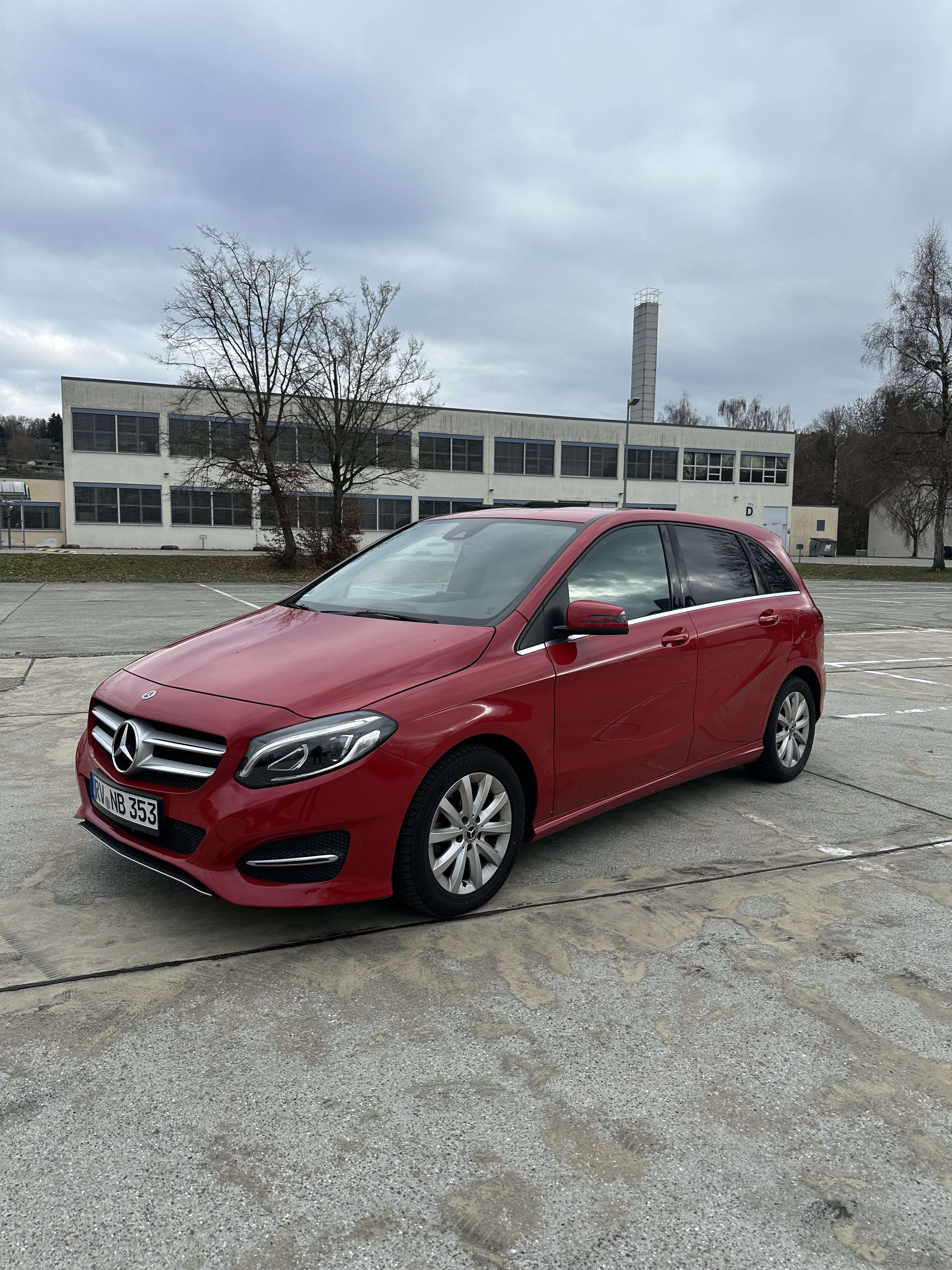 Second hand Mercedes Benz B-Class 180