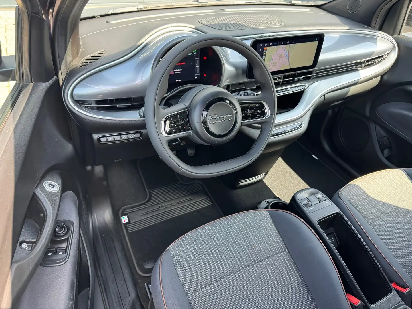 Fiat 500e 3+1 Icon 42 kWh * Black edition * AppleCarplay * C Grijs - 2